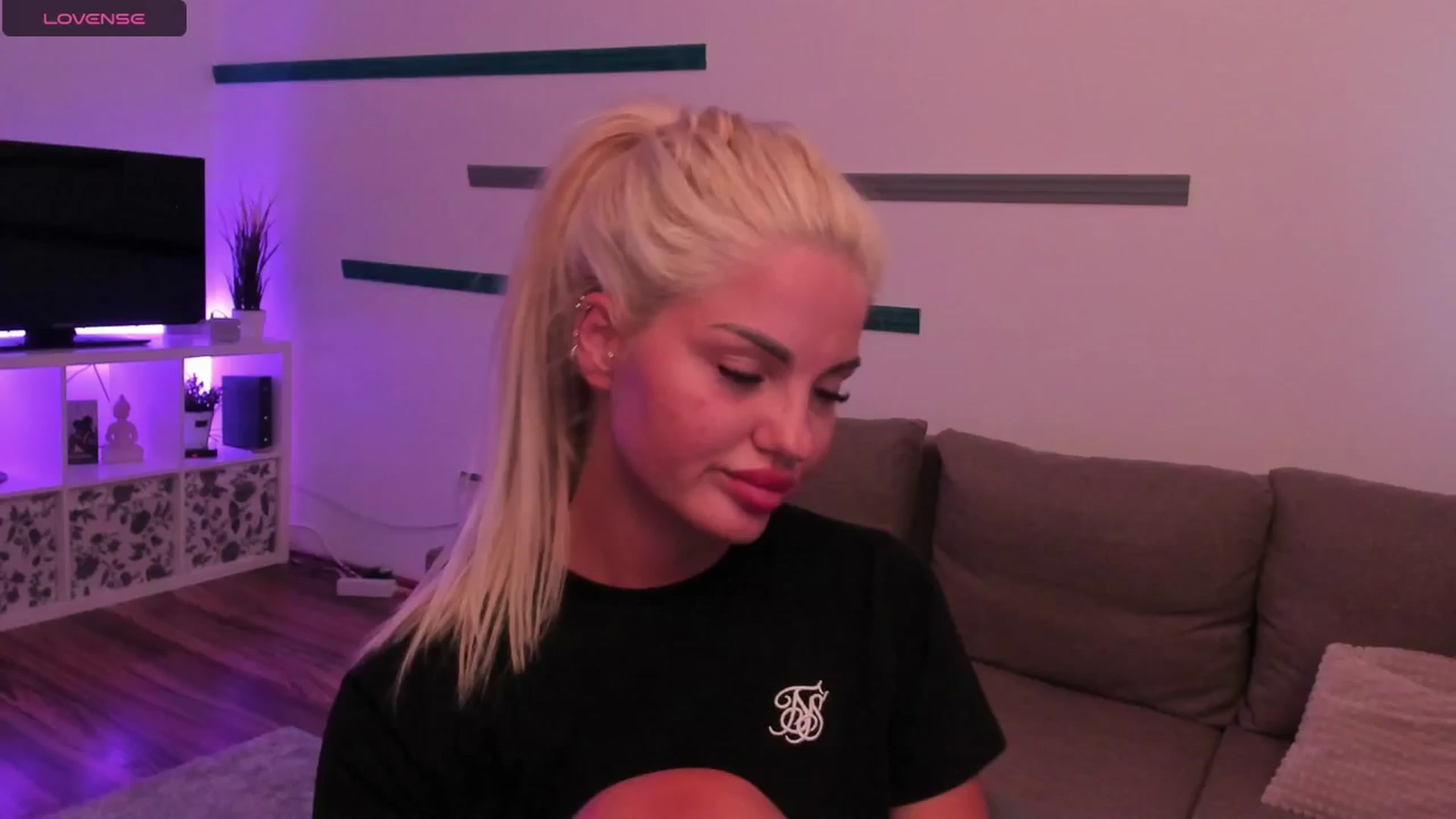 Gallery image thumbnail from NiaBlondie's myfreecams stream on, 07/09/2024, 19:05 image 1 of 20