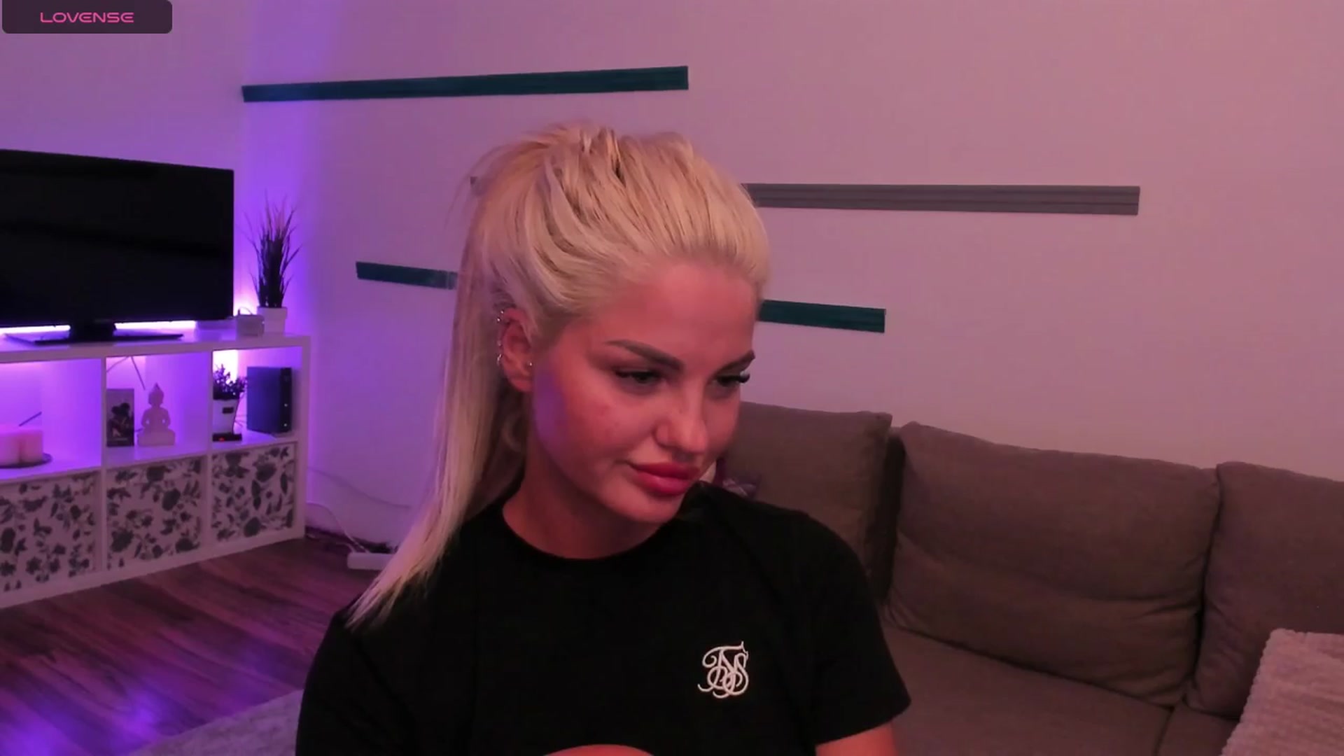 Gallery image thumbnail from NiaBlondie's myfreecams stream on, 07/09/2024, 19:05 image 12 of 20