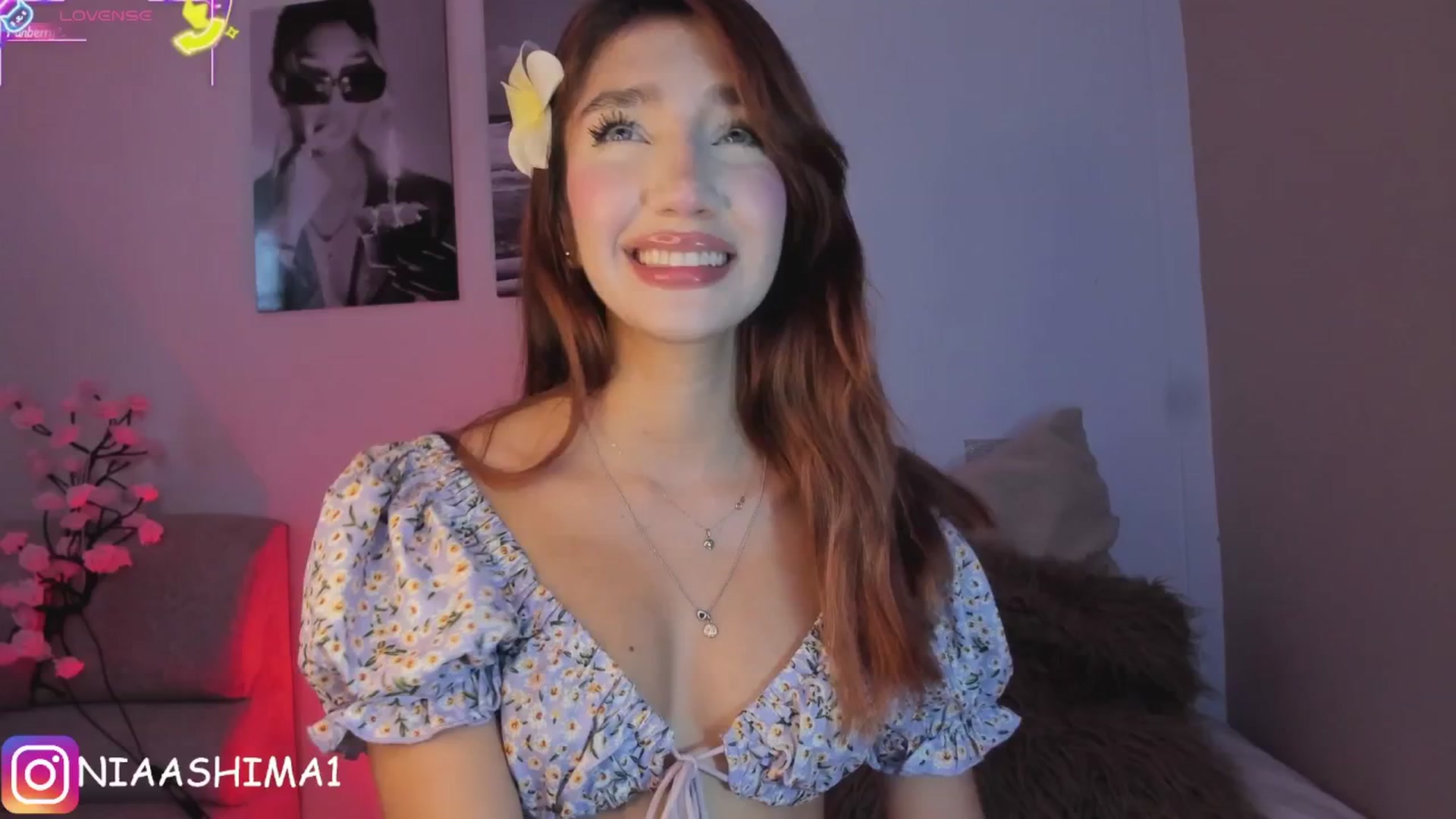 Gallery image thumbnail from NiaVelvet's myfreecams stream on, 06/18/2025, 17:39 image 5 of 20