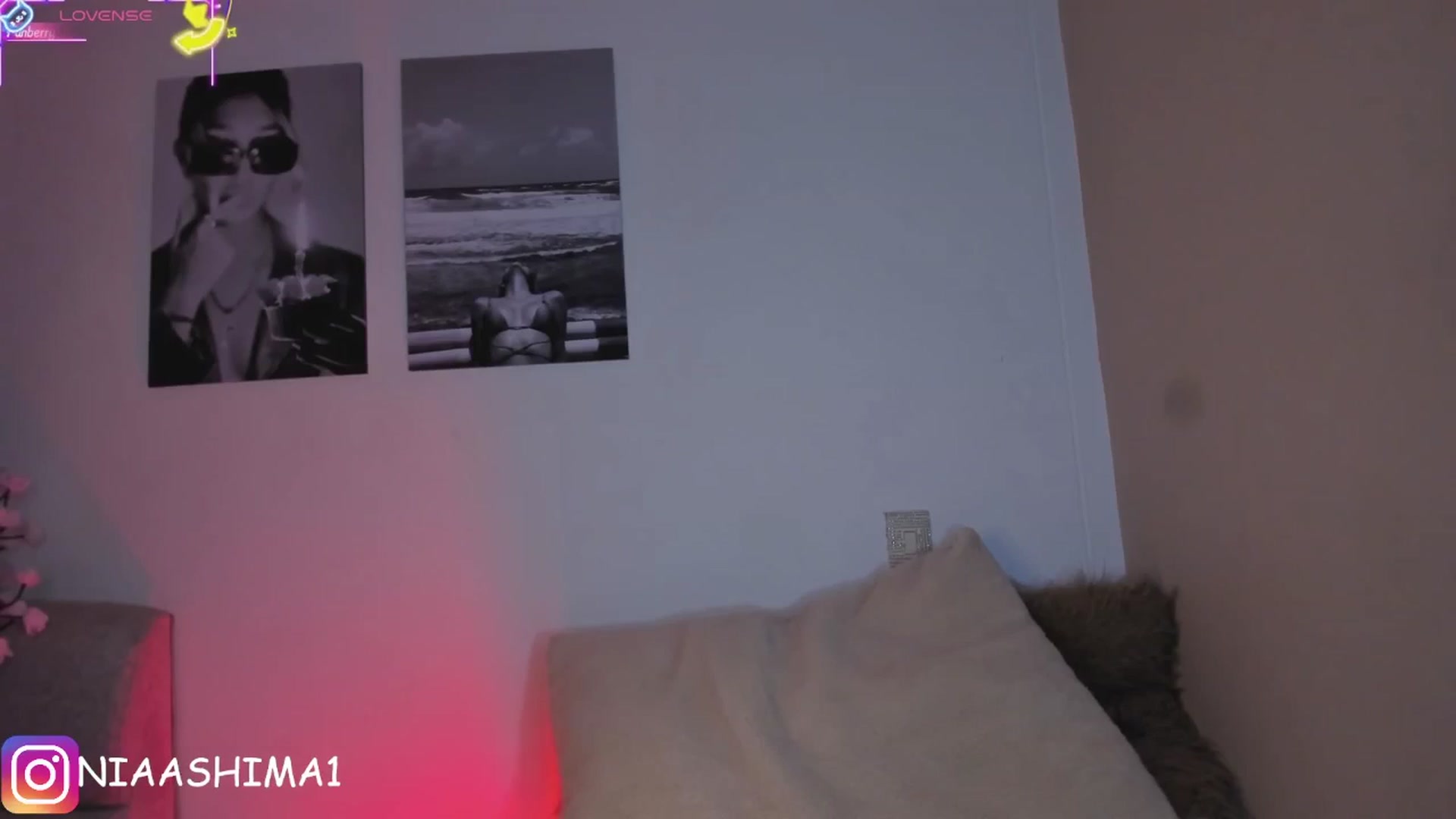 Gallery image thumbnail from NiaVelvet's myfreecams stream on, 06/19/2025, 13:23 image 11 of 20