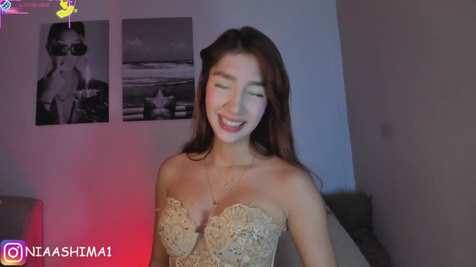 Gallery image thumbnail from NiaVelvet's myfreecams stream on, 06/19/2025, 13:23 image 8 of 20