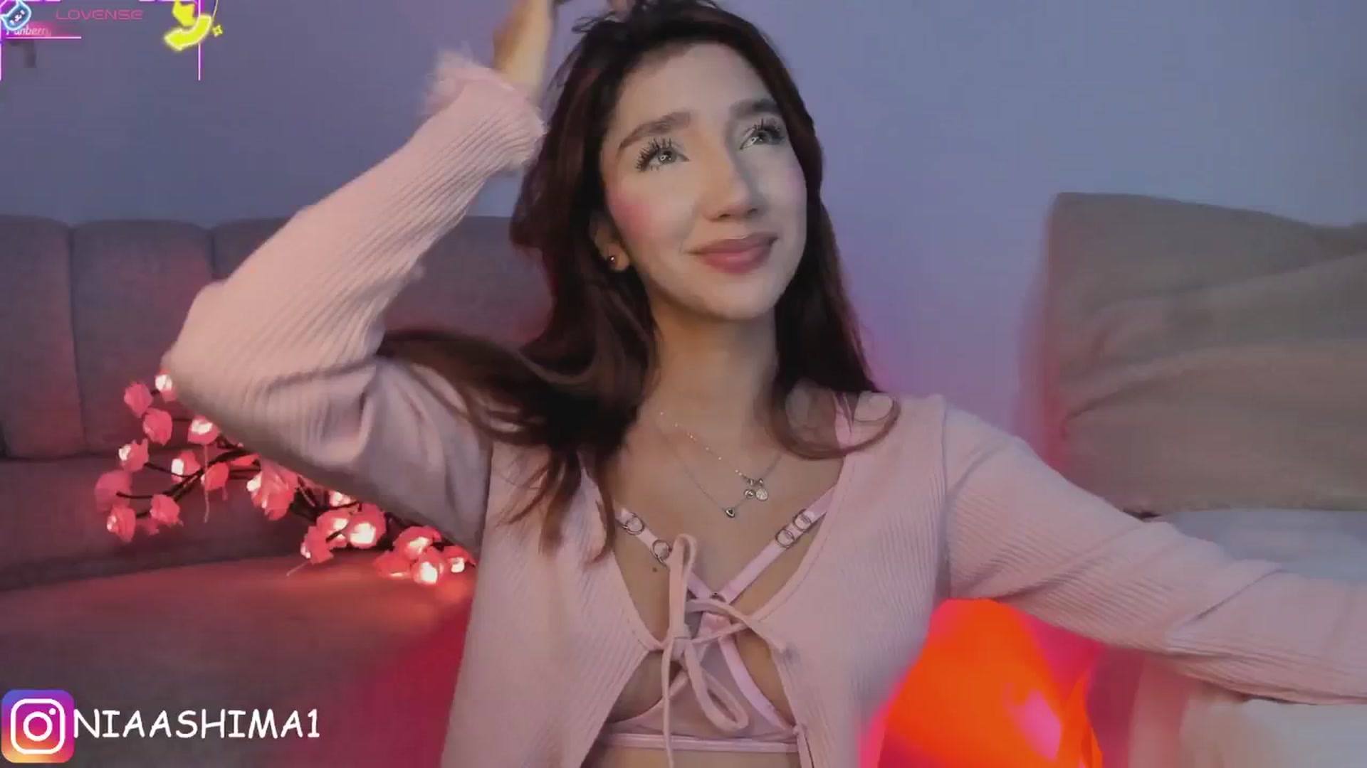 Gallery image thumbnail from NiaVelvet's myfreecams stream on, 06/20/2025, 18:04 image 17 of 20