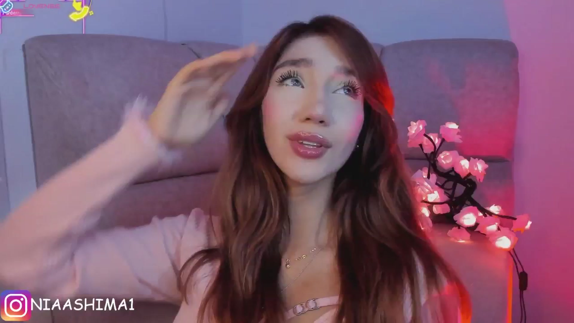 Gallery image thumbnail from NiaVelvet's myfreecams stream on, 06/20/2025, 18:04 image 2 of 20