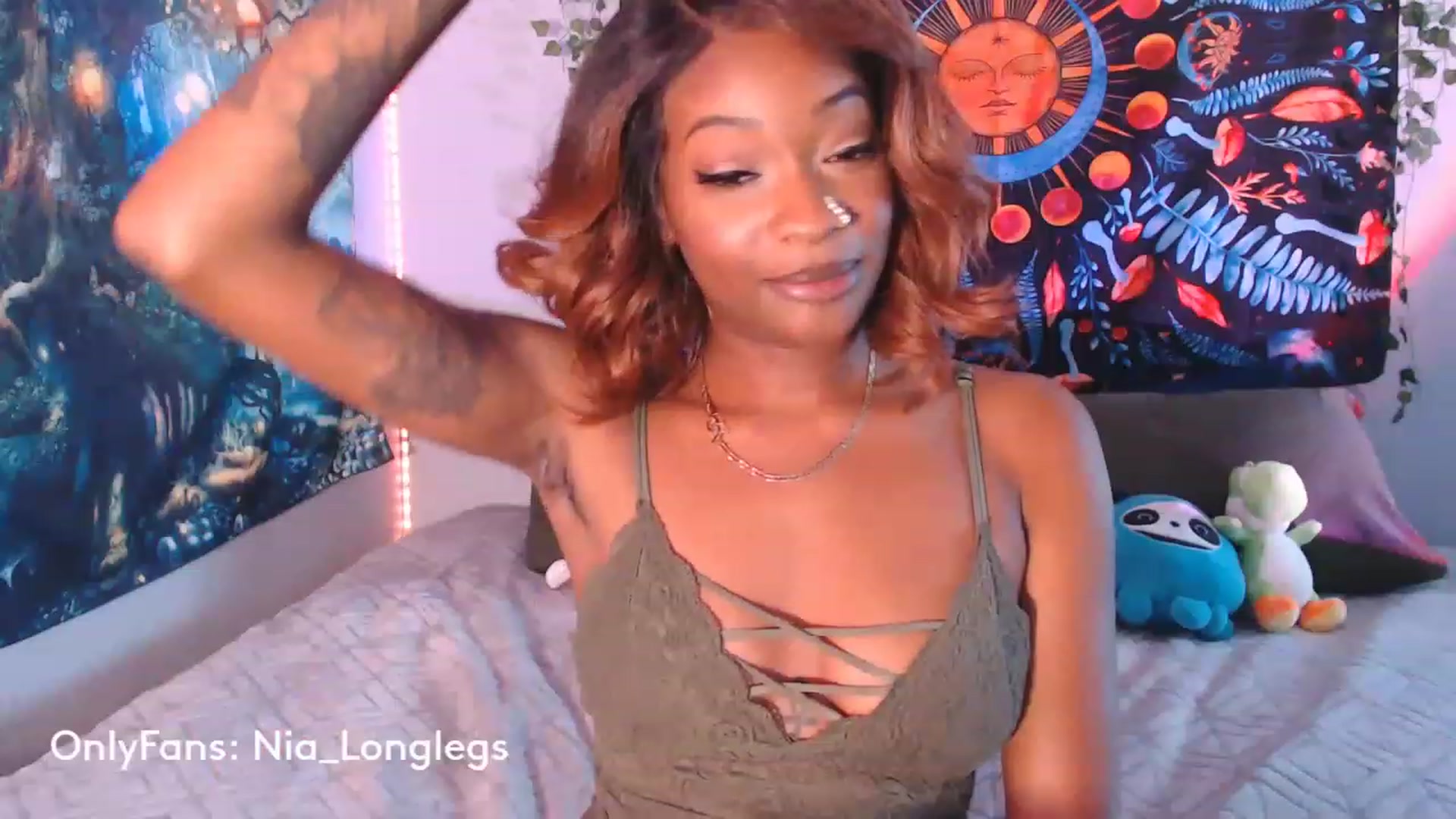 Gallery image thumbnail from Nia_Longlegs's myfreecams stream on, 02/18/2023, 21:48 image 4 of 20