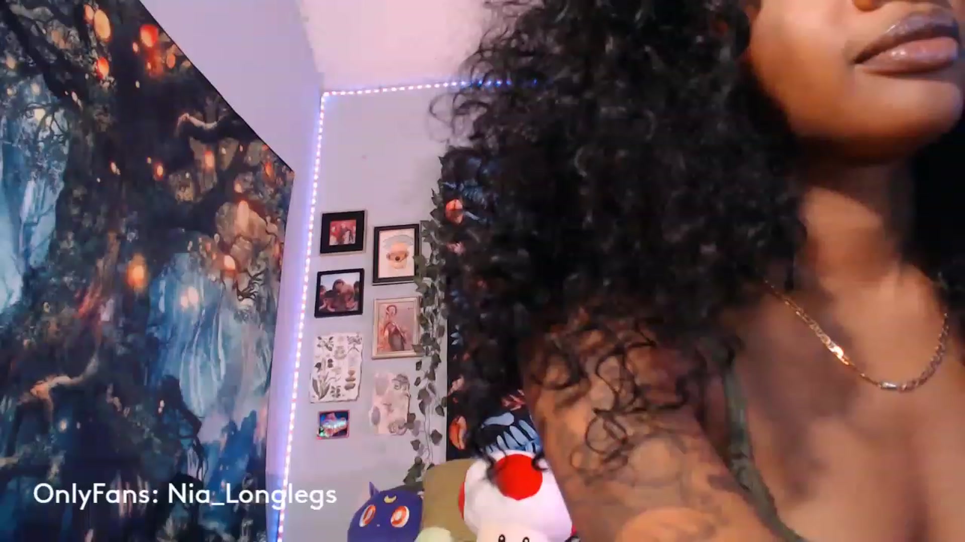 Gallery image thumbnail from Nia_Longlegs's myfreecams stream on, 04/20/2023, 03:02 image 4 of 20