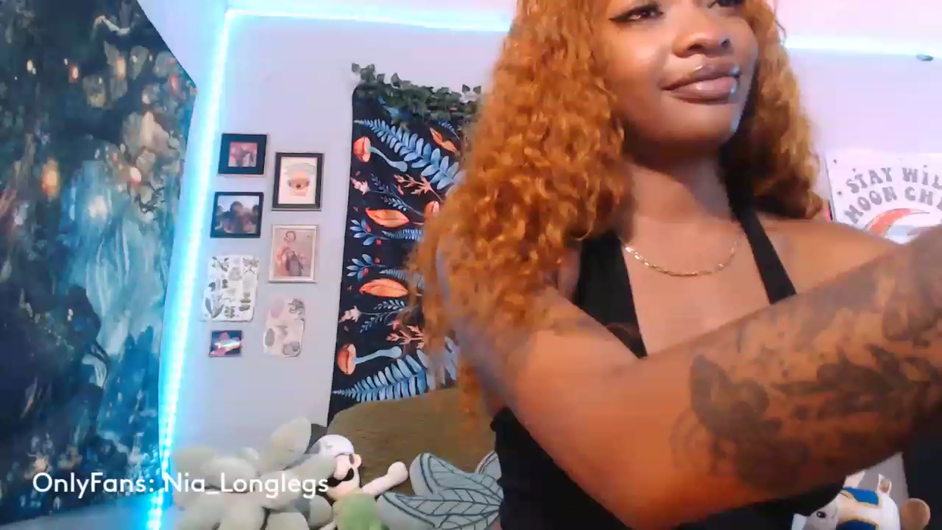 Gallery image thumbnail from Nia_Longlegs's myfreecams stream on, 06/02/2023, 23:04 image 15 of 20