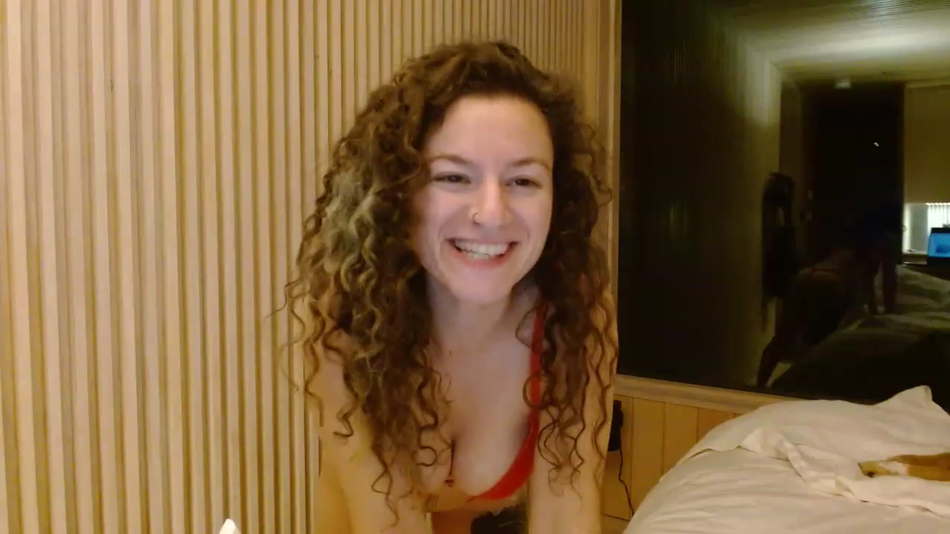 Gallery image thumbnail from Nice2Touch's myfreecams stream on, 12/19/2022, 04:01 image 19 of 20