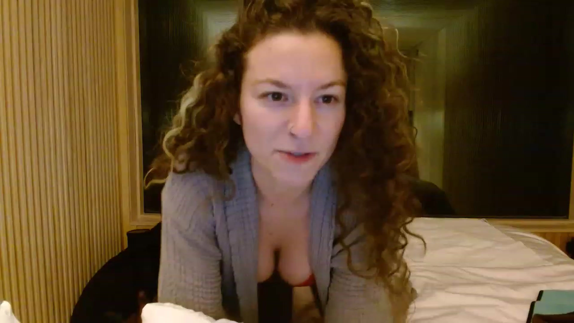Gallery image thumbnail from Nice2Touch's myfreecams stream on, 12/19/2022, 04:01 image 8 of 20