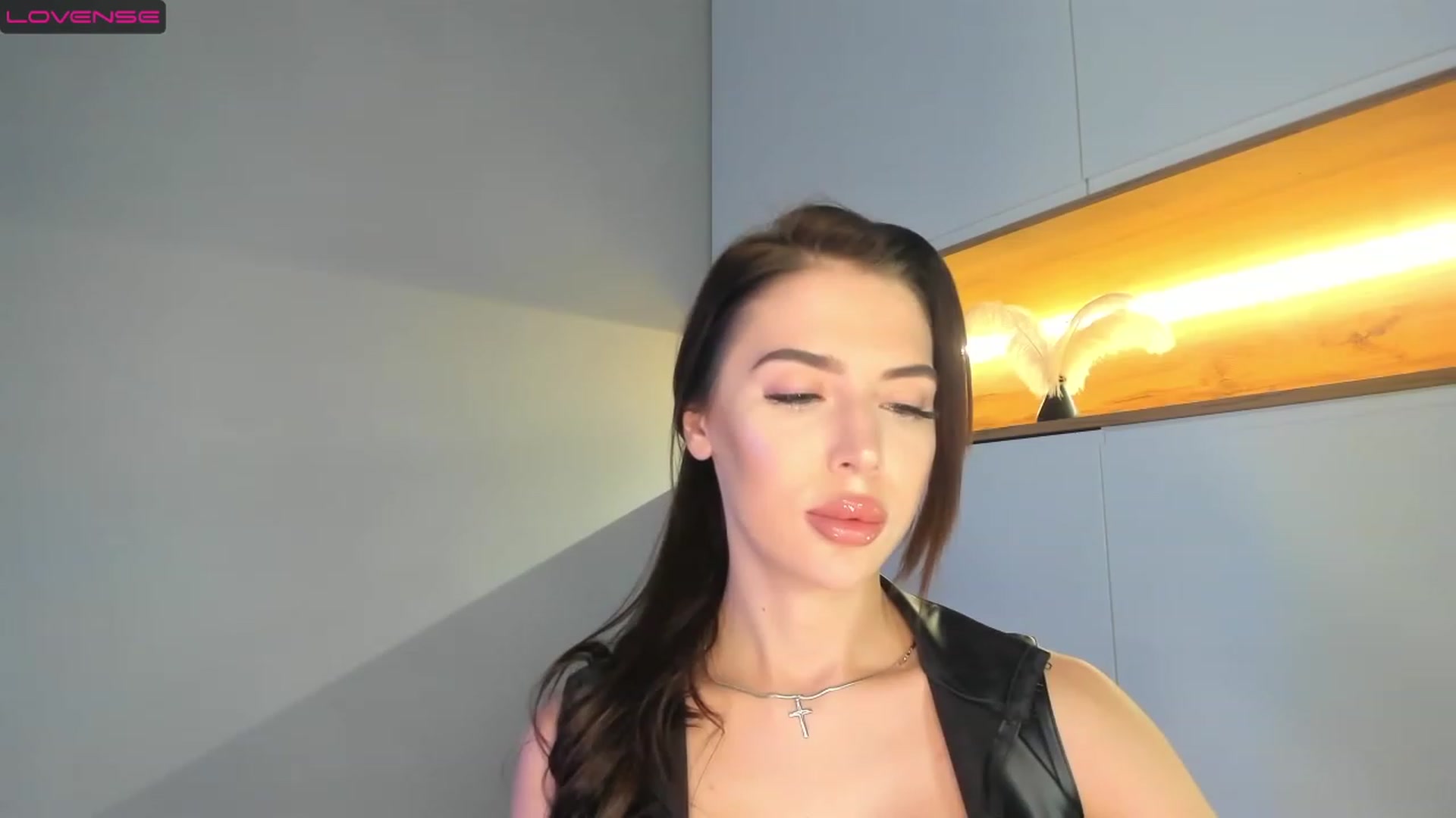 Gallery image thumbnail from NiceGirl_'s myfreecams stream on, 03/21/2023, 18:57 image 16 of 20