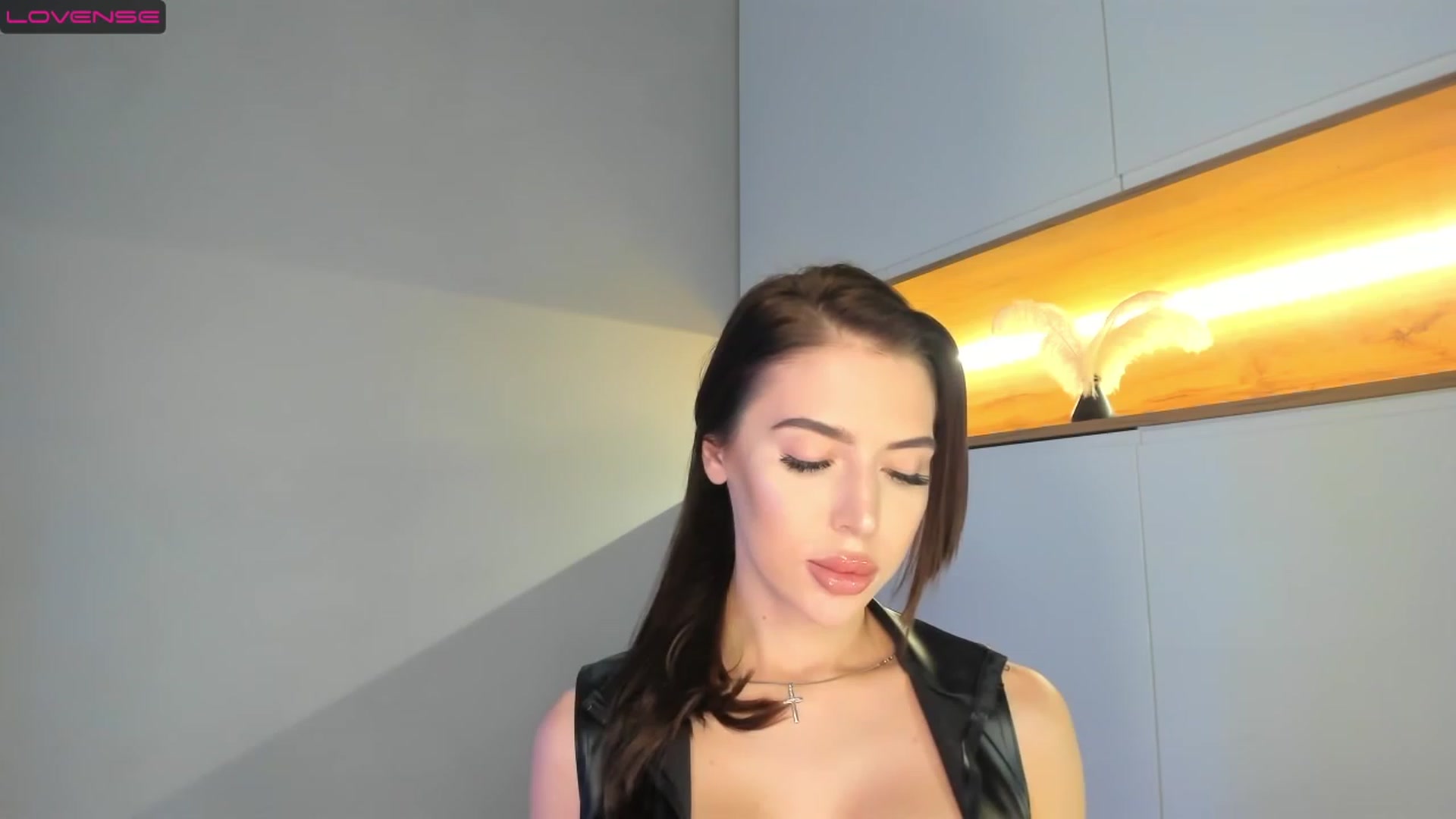 Gallery image thumbnail from NiceGirl_'s myfreecams stream on, 03/21/2023, 18:57 image 12 of 20