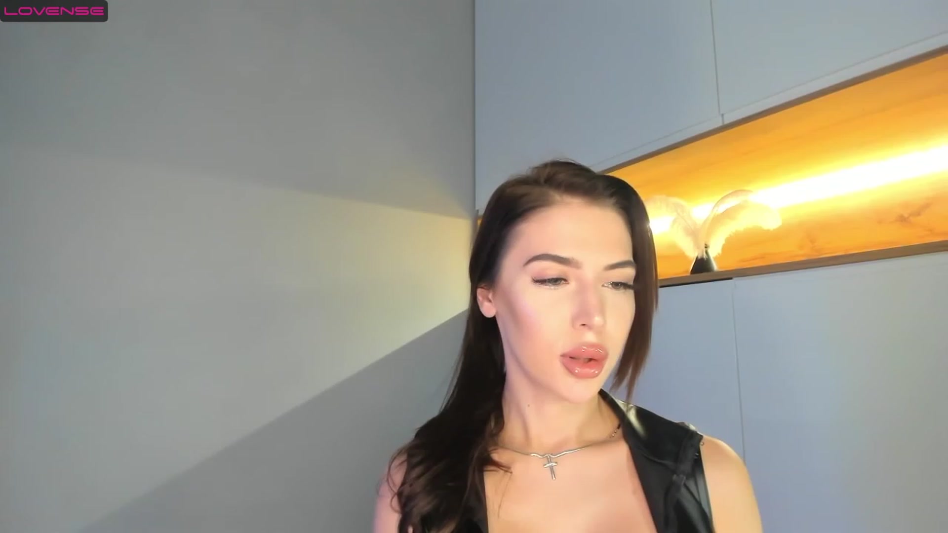 Gallery image thumbnail from NiceGirl_'s myfreecams stream on, 03/21/2023, 18:57 image 15 of 20