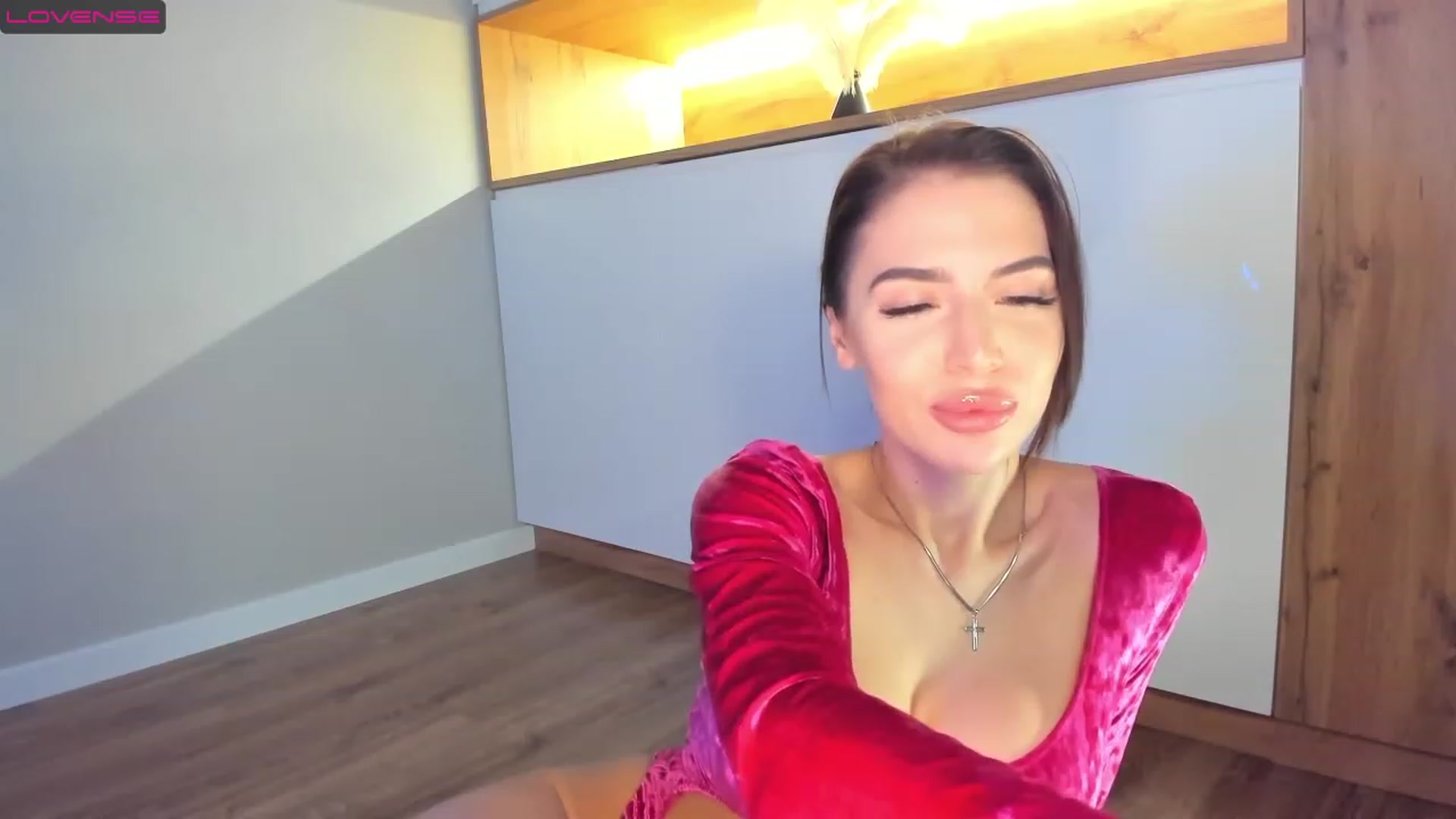 Gallery image thumbnail from NiceGirl_'s myfreecams stream on, 03/21/2023, 21:29 image 15 of 20