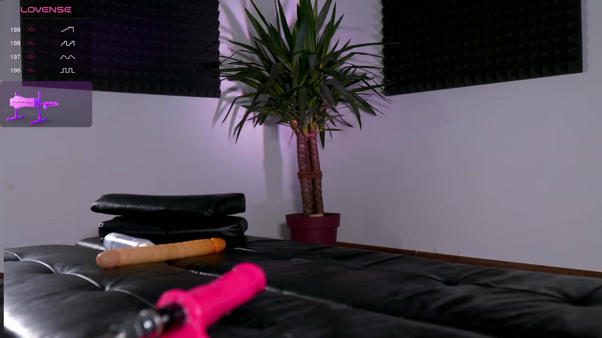 Gallery image thumbnail from NiceHotJob's myfreecams stream on, 11/21/2023, 23:00 image 20 of 20