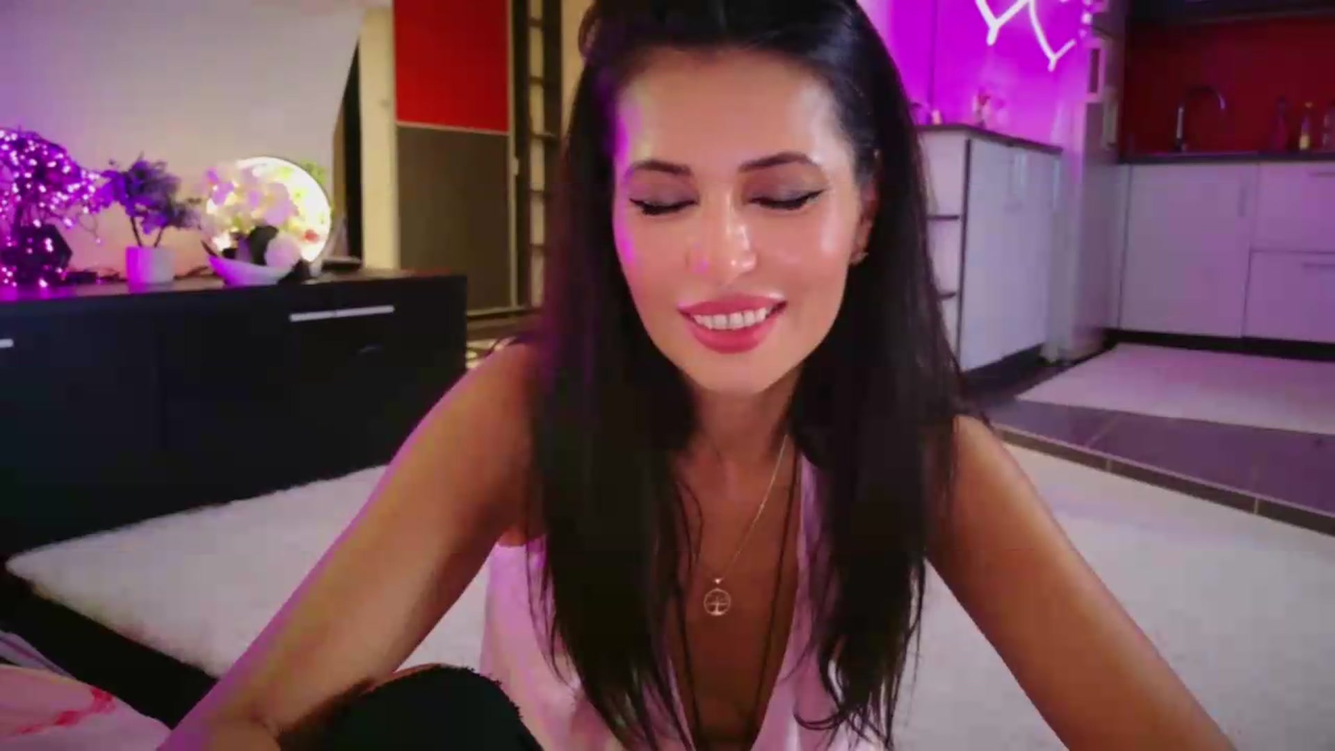 Gallery image thumbnail from NicePussy_'s myfreecams stream on, 08/14/2026, 02:02 image 15 of 20