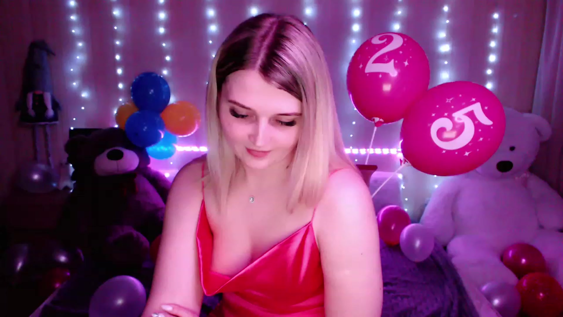 Gallery image thumbnail from Nice_Ass007's myfreecams stream on, 05/02/2023, 24:26 image 6 of 20