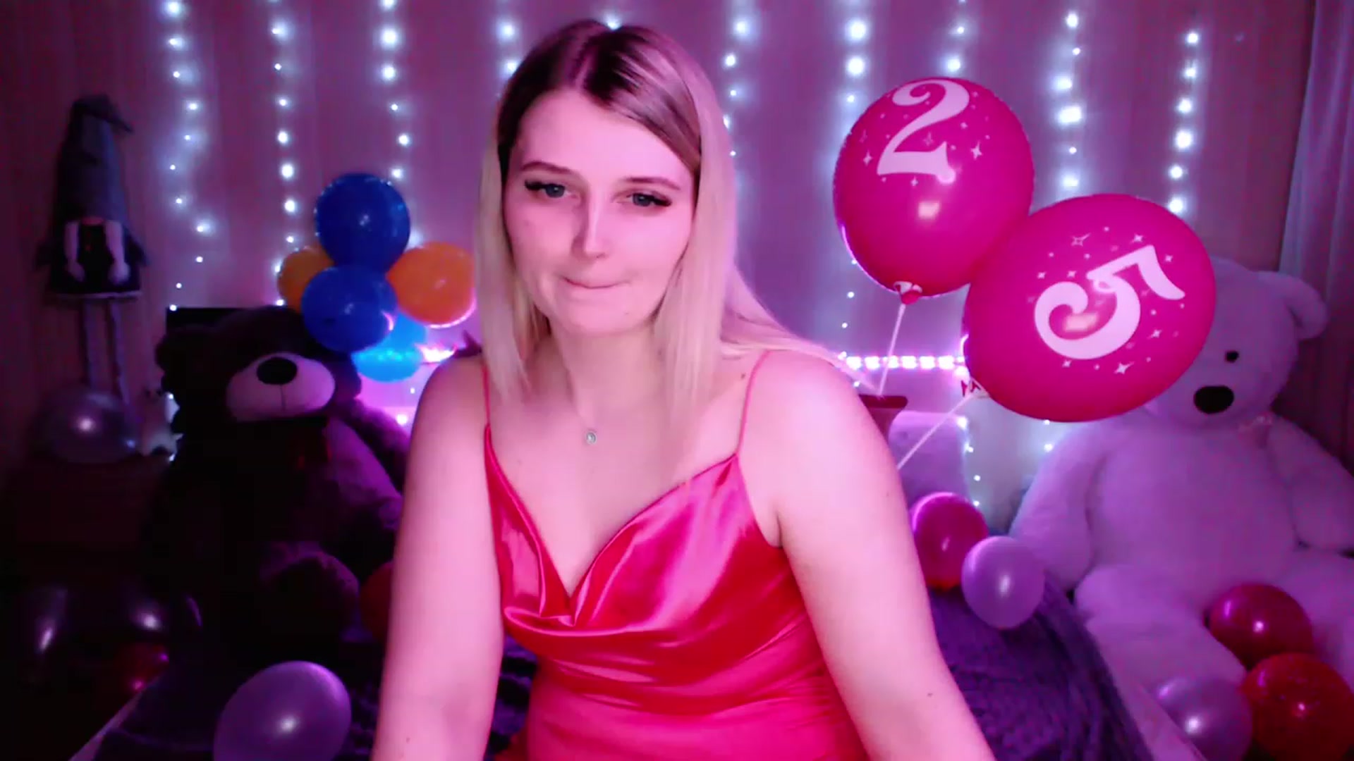 Gallery image thumbnail from Nice_Ass007's myfreecams stream on, 05/02/2023, 24:26 image 2 of 20