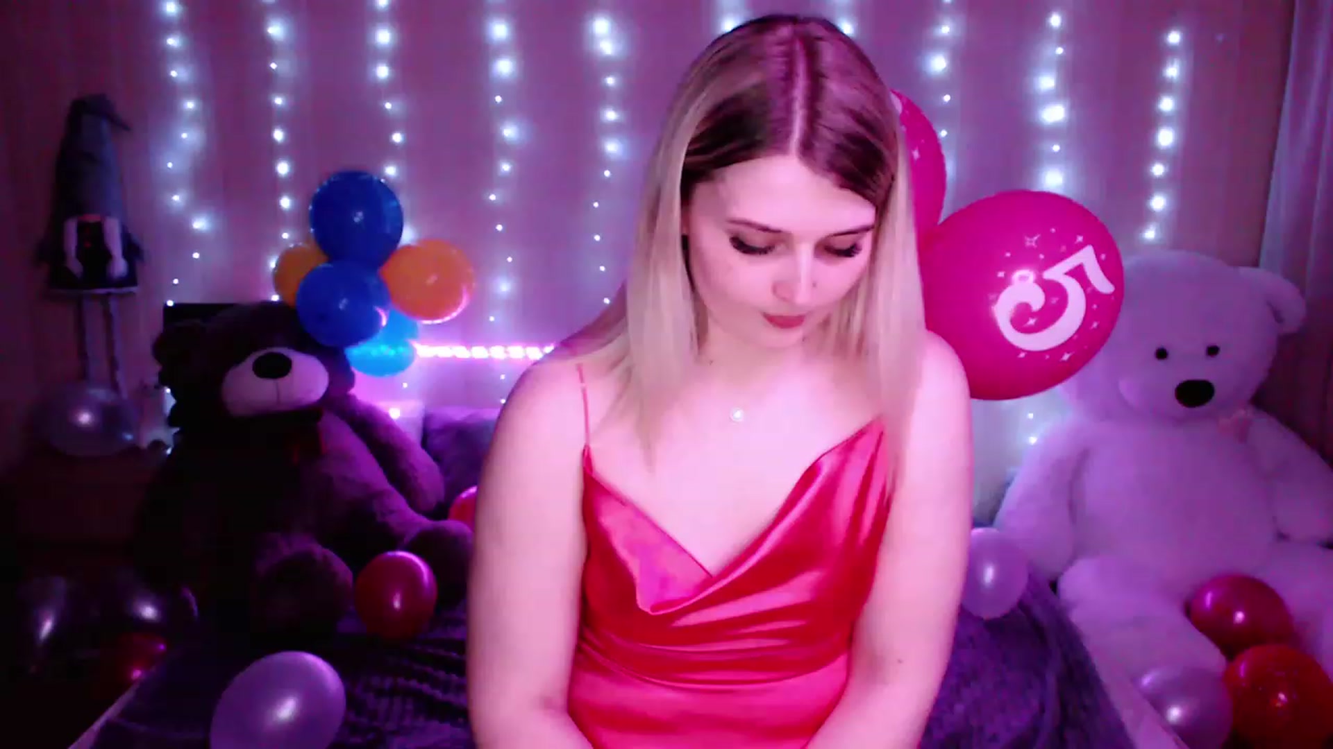 Gallery image thumbnail from Nice_Ass007's myfreecams stream on, 05/02/2023, 24:26 image 15 of 20