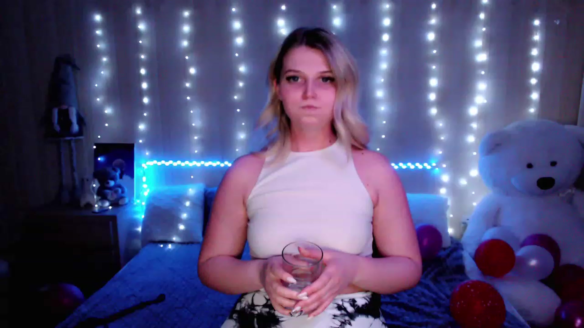 Gallery image thumbnail from Nice_Ass007's myfreecams stream on, 05/04/2023, 22:35 image 15 of 20