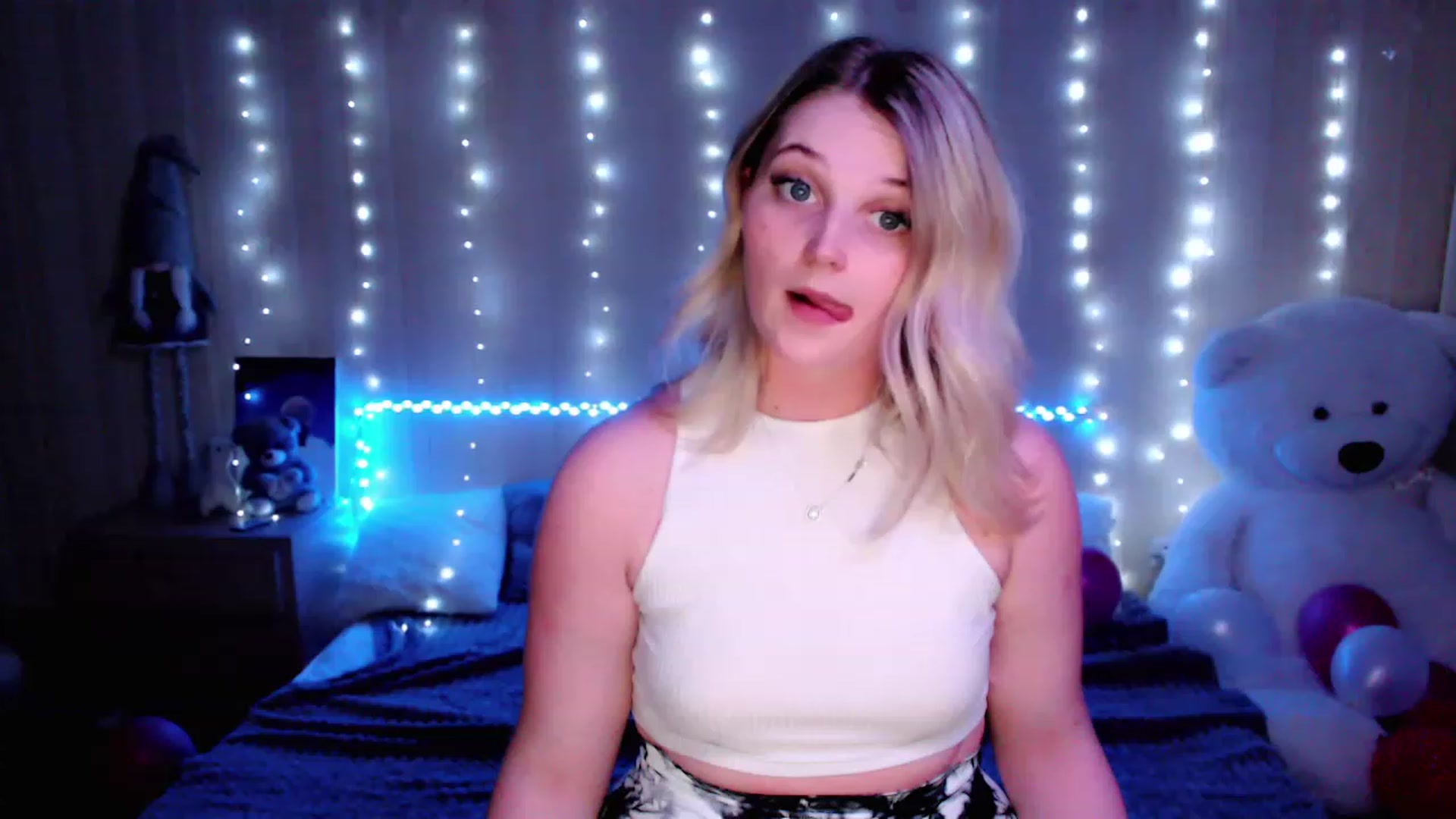 Gallery image thumbnail from Nice_Ass007's myfreecams stream on, 05/04/2023, 23:32 image 16 of 20