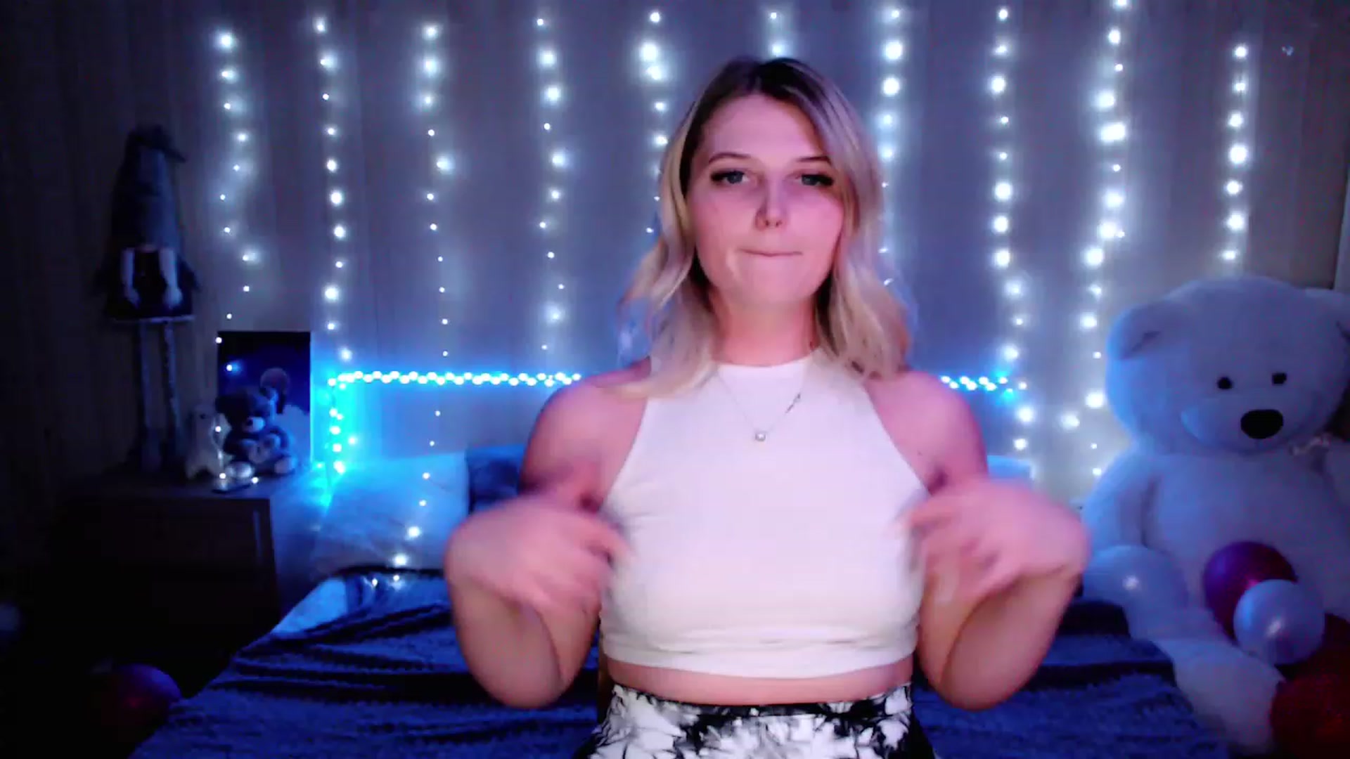 Gallery image thumbnail from Nice_Ass007's myfreecams stream on, 05/04/2023, 23:32 image 3 of 20