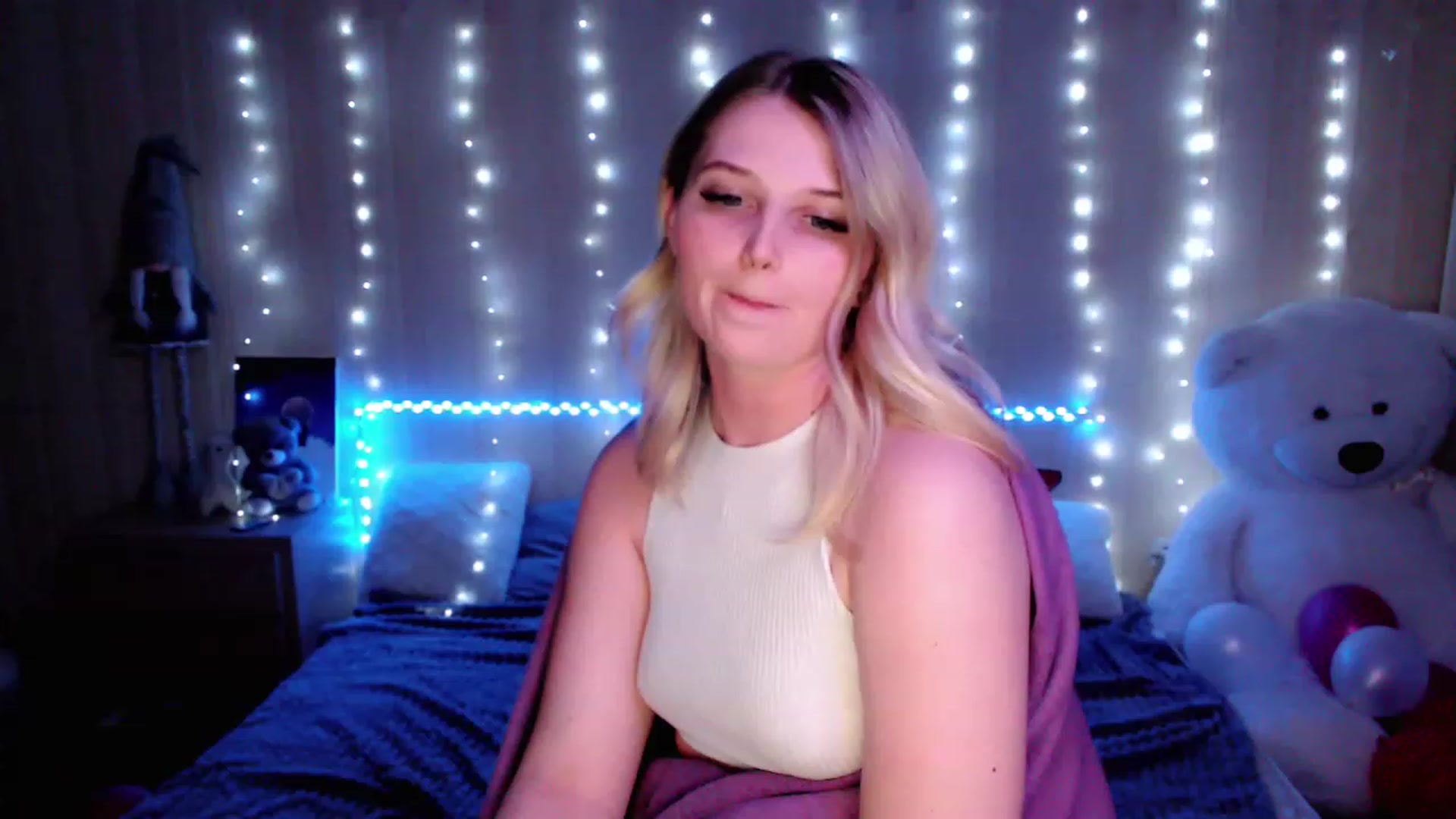Gallery image thumbnail from Nice_Ass007's myfreecams stream on, 05/05/2023, 24:43 image 7 of 20
