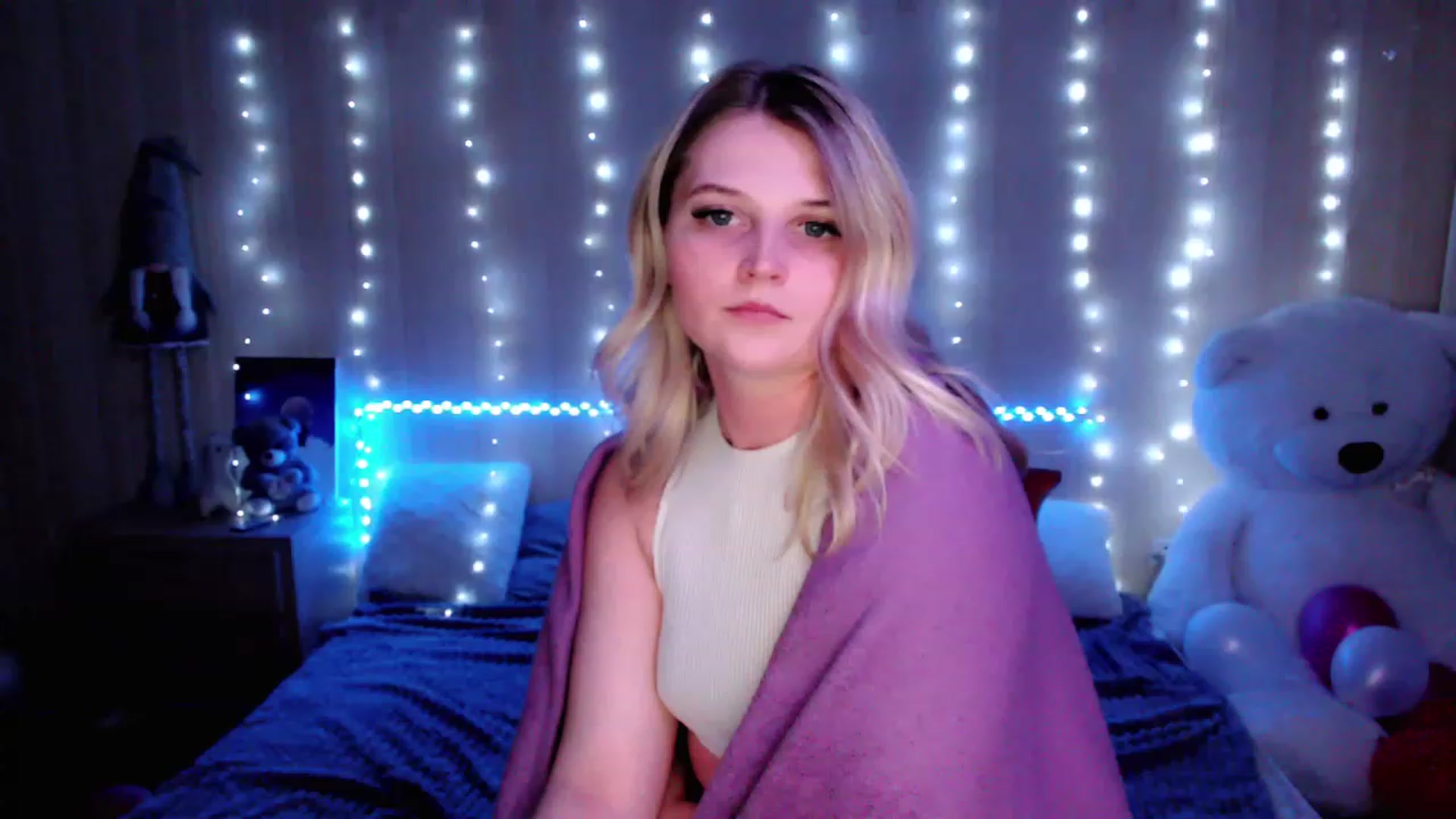 Gallery image thumbnail from Nice_Ass007's myfreecams stream on, 05/05/2023, 24:43 image 1 of 20