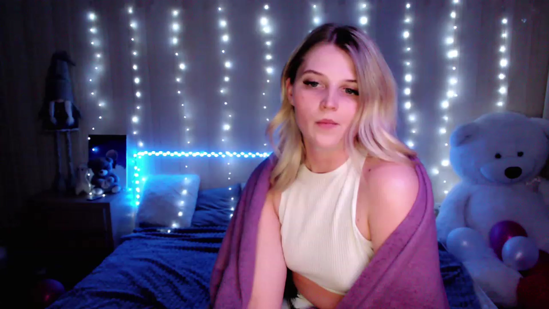 Gallery image thumbnail from Nice_Ass007's myfreecams stream on, 05/05/2023, 24:43 image 10 of 20