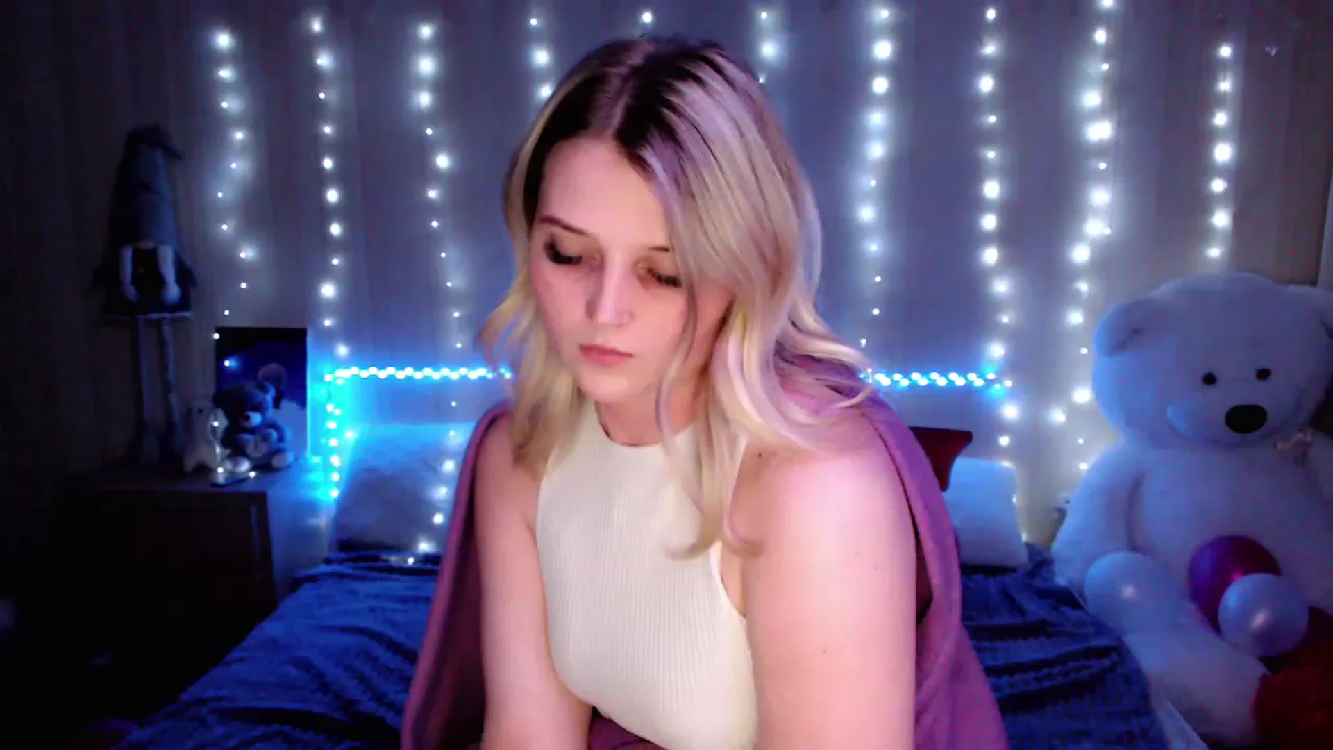Gallery image thumbnail from Nice_Ass007's myfreecams stream on, 05/05/2023, 24:43 image 5 of 20