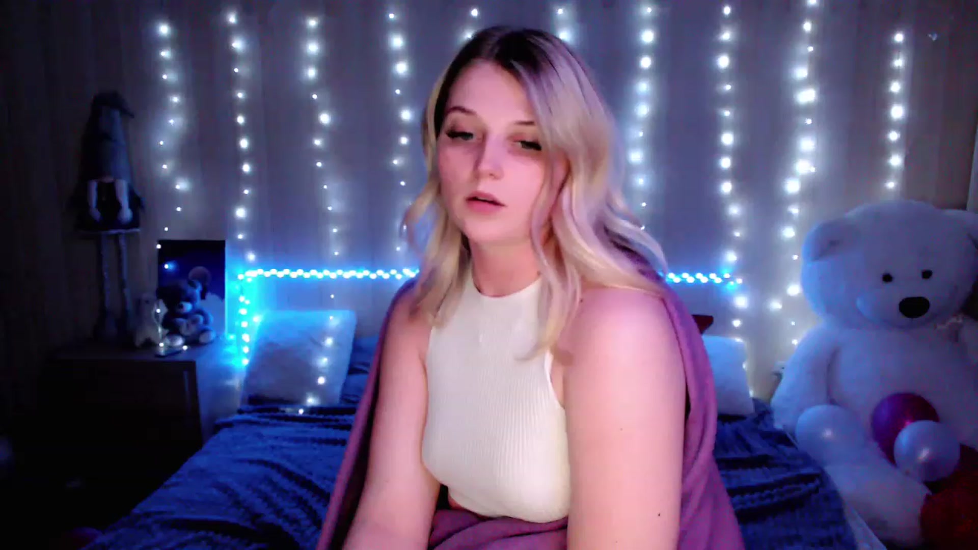 Gallery image thumbnail from Nice_Ass007's myfreecams stream on, 05/05/2023, 24:43 image 6 of 20