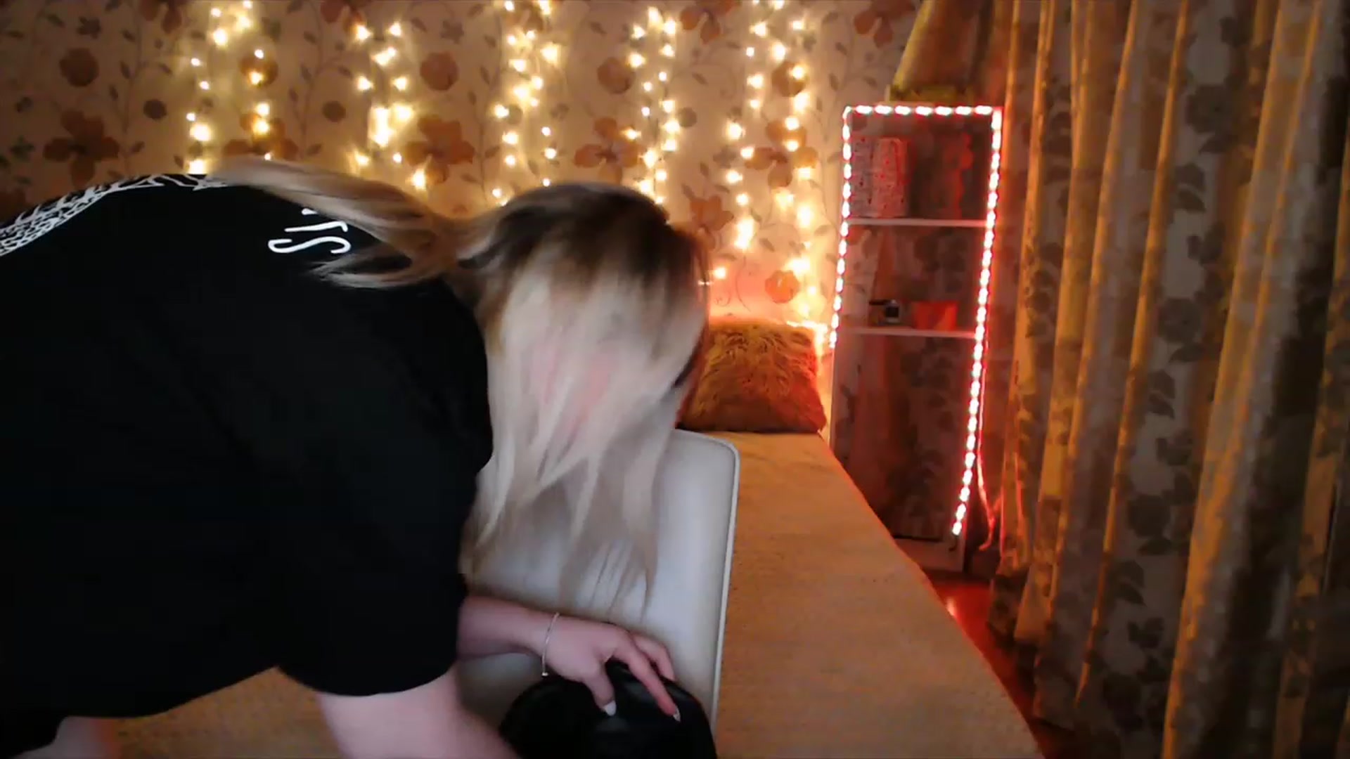 Gallery image thumbnail from Nice_Ass007's myfreecams stream on, 05/09/2023, 23:00 image 7 of 20
