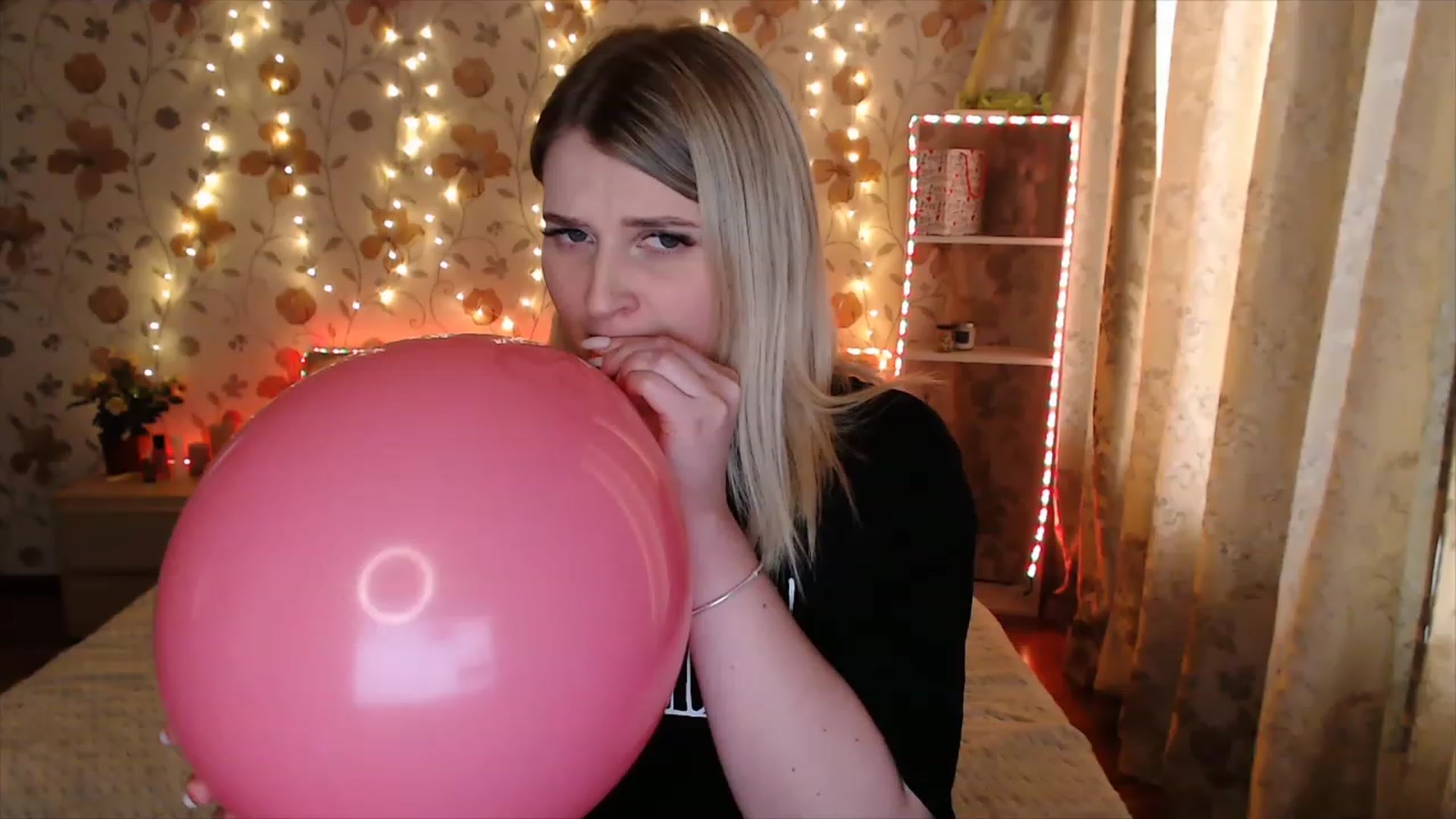 Gallery image thumbnail from Nice_Ass007's myfreecams stream on, 05/10/2023, 03:33 image 6 of 20