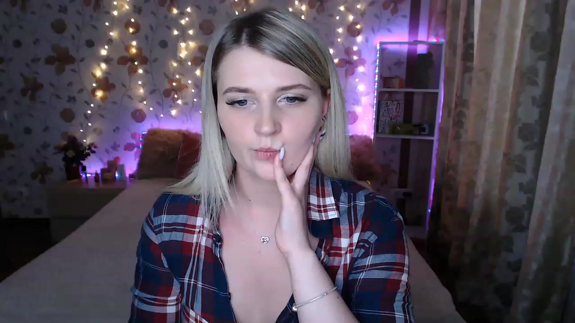 Gallery image thumbnail from Nice_Ass007's myfreecams stream on, 05/12/2023, 02:45 image 17 of 20