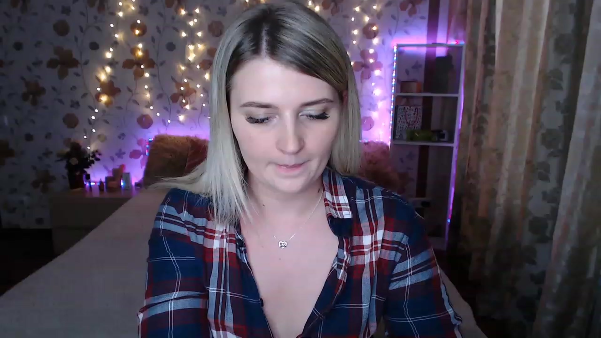Gallery image thumbnail from Nice_Ass007's myfreecams stream on, 05/12/2023, 02:45 image 16 of 20