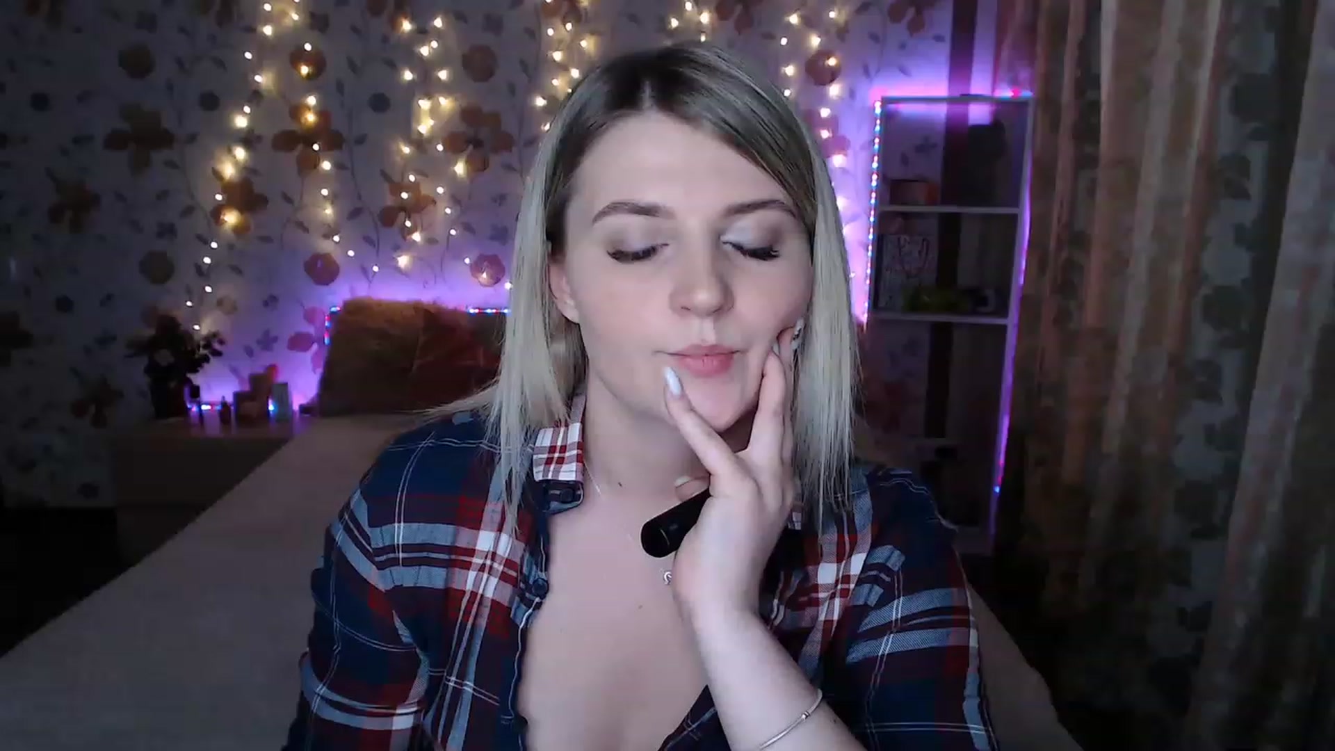 Gallery image thumbnail from Nice_Ass007's myfreecams stream on, 05/12/2023, 02:45 image 7 of 20