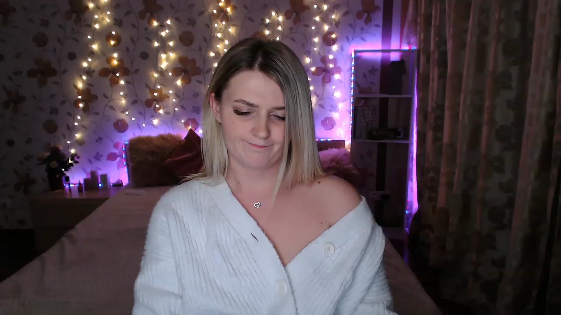 Gallery image thumbnail from Nice_Ass007's myfreecams stream on, 05/13/2023, 01:17 image 15 of 20