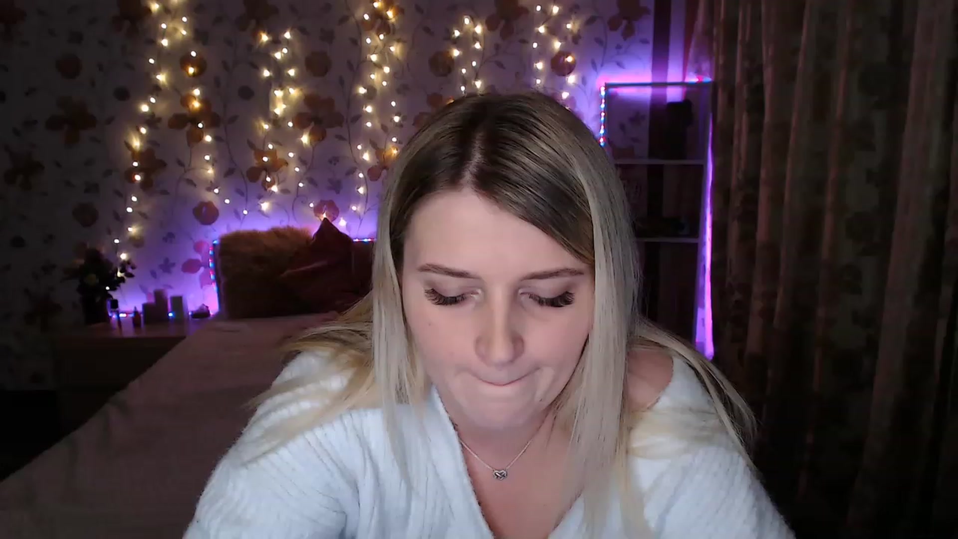 Gallery image thumbnail from Nice_Ass007's myfreecams stream on, 05/13/2023, 01:17 image 4 of 20