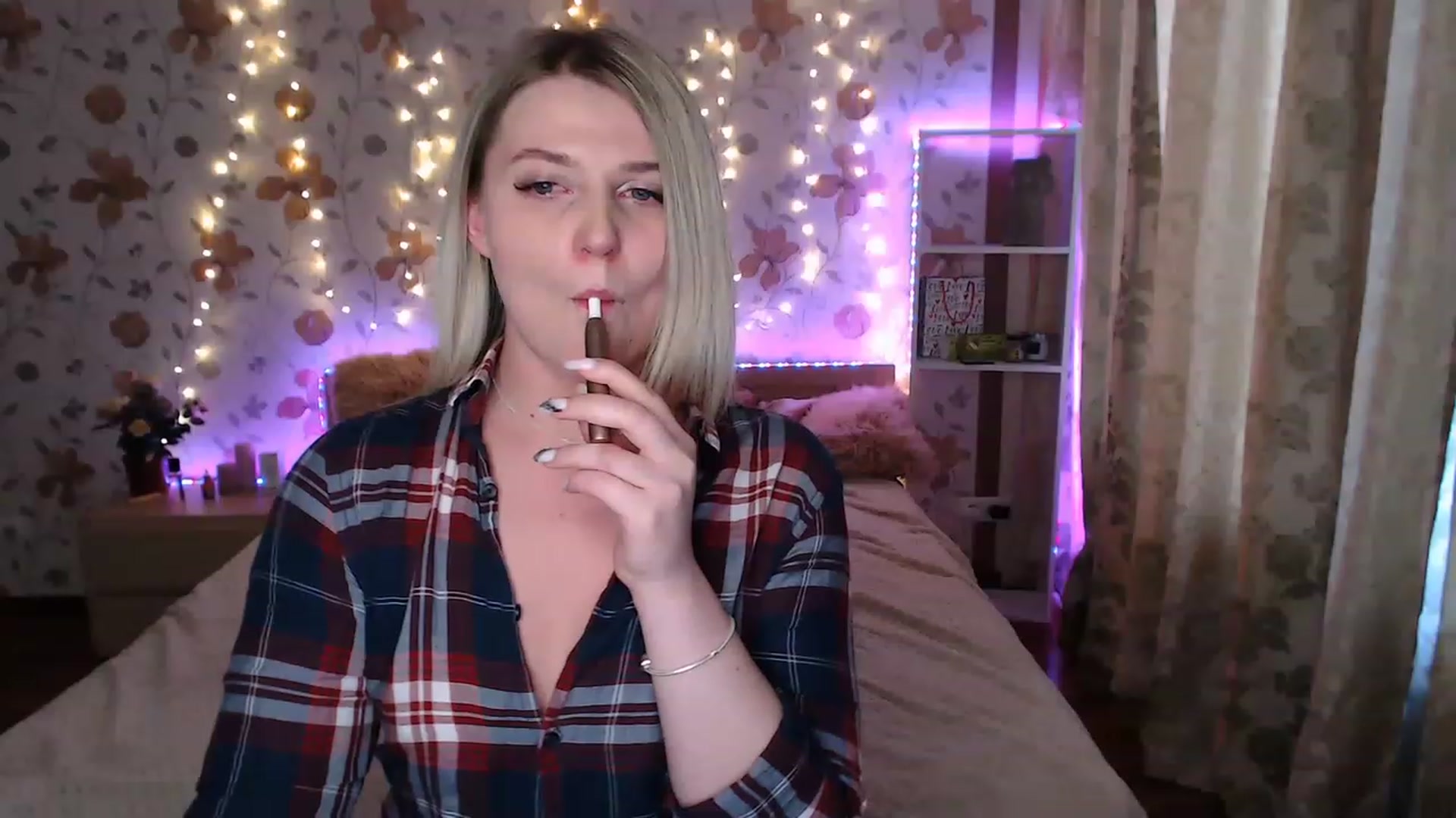 Gallery image thumbnail from Nice_Ass007's myfreecams stream on, 05/13/2023, 02:47 image 18 of 20
