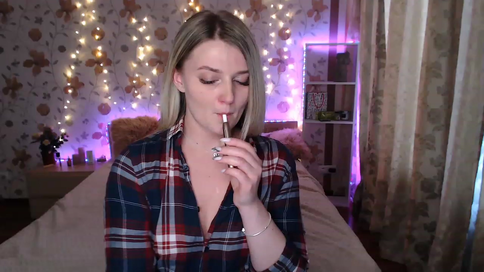 Gallery image thumbnail from Nice_Ass007's myfreecams stream on, 05/13/2023, 02:47 image 17 of 20