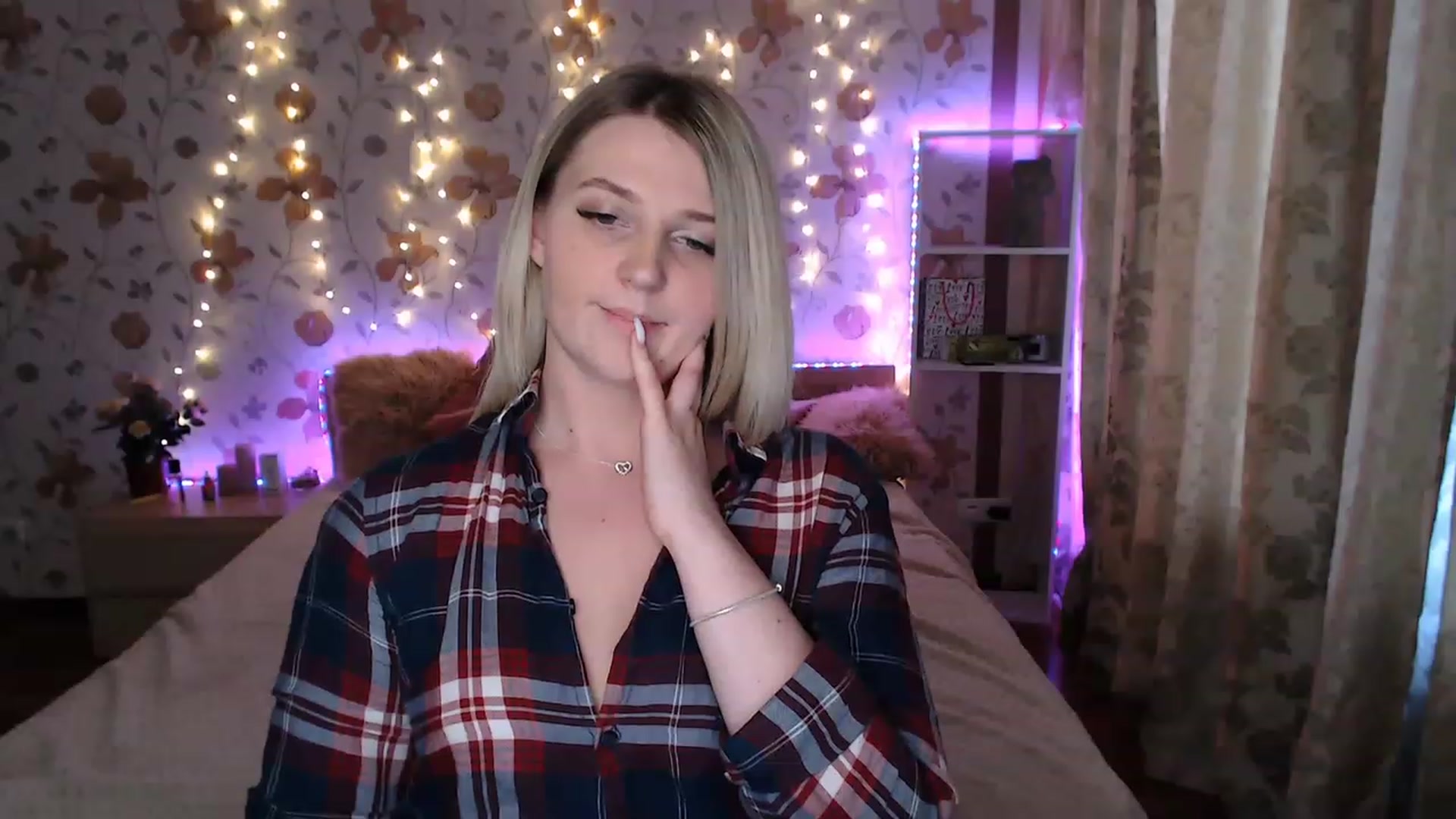 Gallery image thumbnail from Nice_Ass007's myfreecams stream on, 05/13/2023, 02:47 image 12 of 20