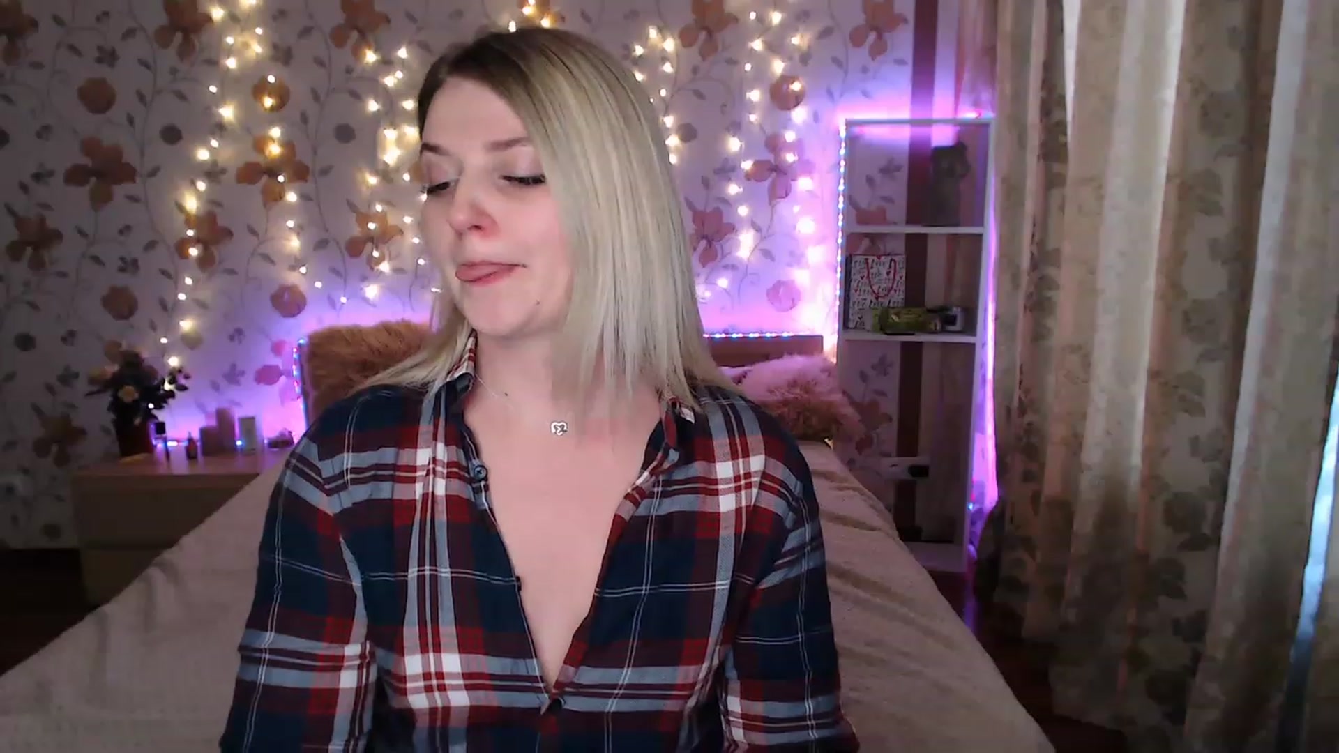 Gallery image thumbnail from Nice_Ass007's myfreecams stream on, 05/13/2023, 02:47 image 16 of 20