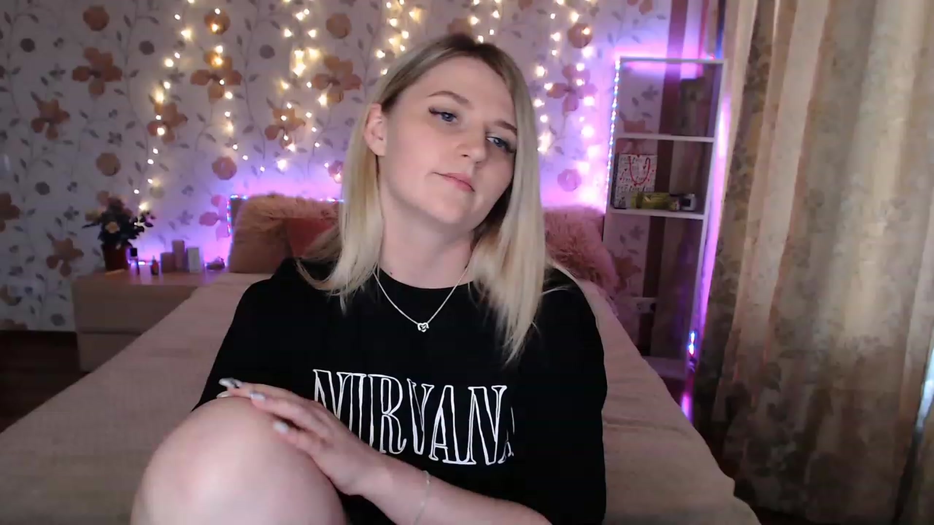 Gallery image thumbnail from Nice_Ass007's myfreecams stream on, 05/14/2023, 03:20 image 18 of 20