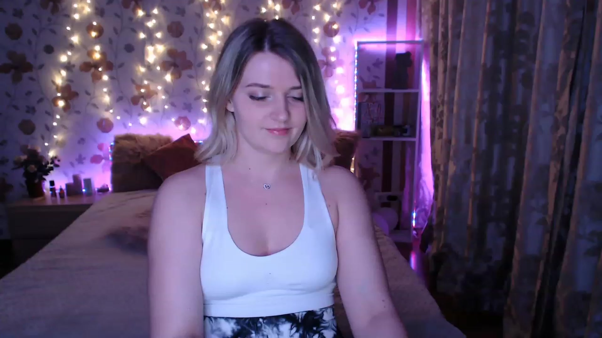 Gallery image thumbnail from Nice_Ass007's myfreecams stream on, 05/16/2023, 20:24 image 6 of 20