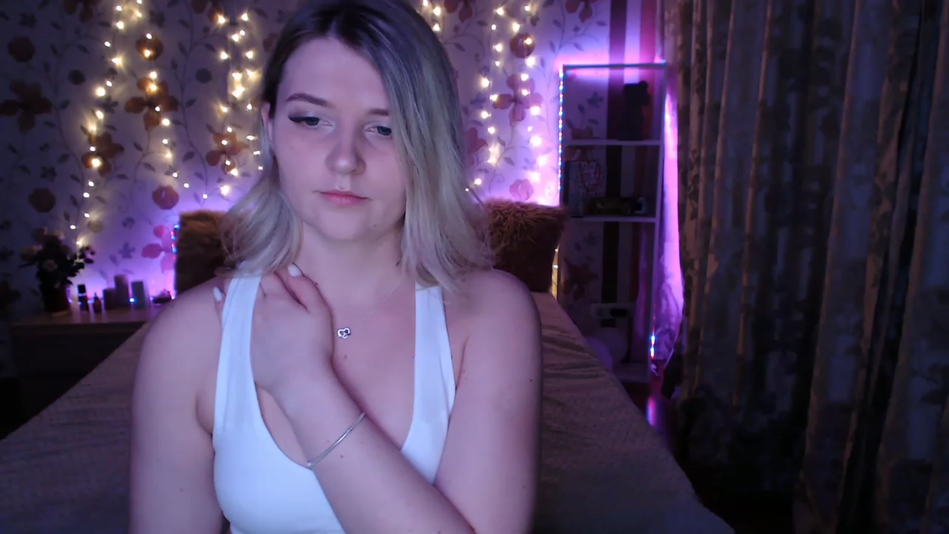 Gallery image thumbnail from Nice_Ass007's myfreecams stream on, 05/16/2023, 20:24 image 16 of 20