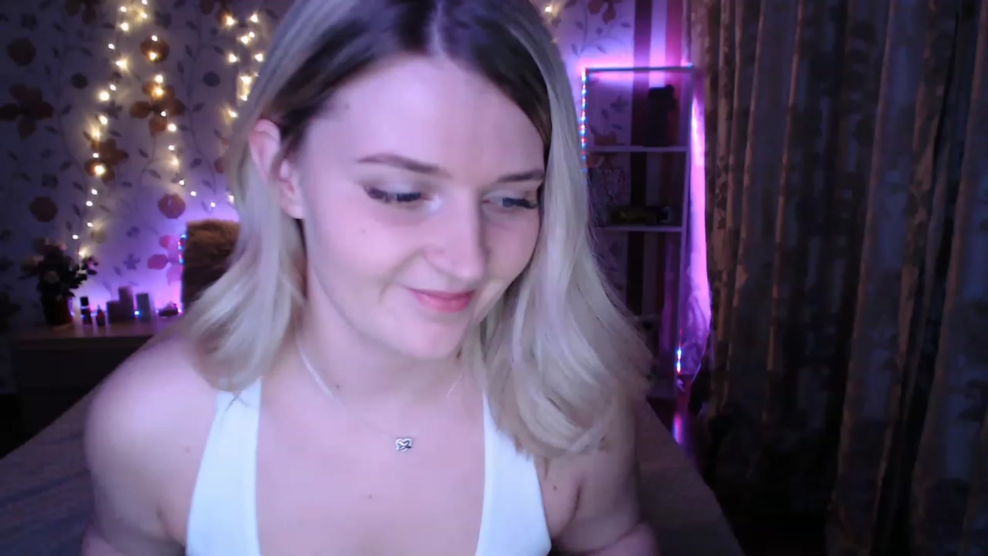 Gallery image thumbnail from Nice_Ass007's myfreecams stream on, 05/16/2023, 23:55 image 4 of 20