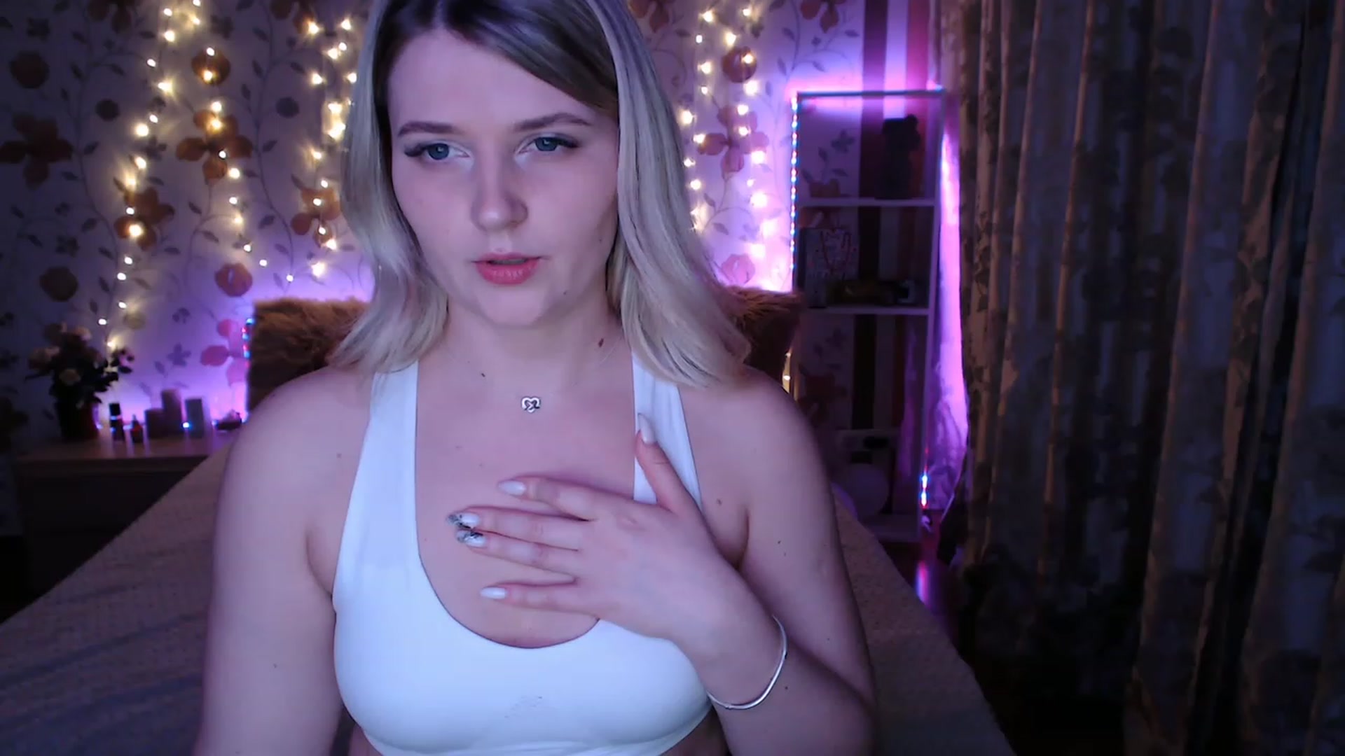 Gallery image thumbnail from Nice_Ass007's myfreecams stream on, 05/17/2023, 24:30 image 10 of 20