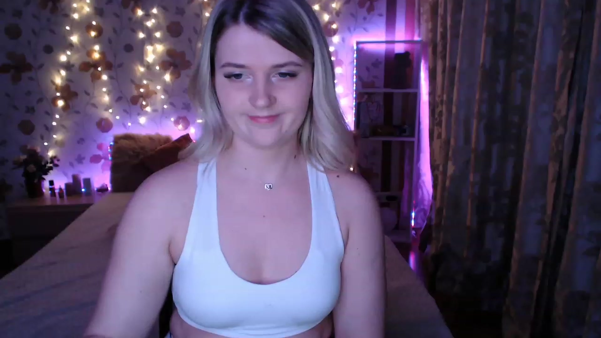 Gallery image thumbnail from Nice_Ass007's myfreecams stream on, 05/17/2023, 24:30 image 15 of 20