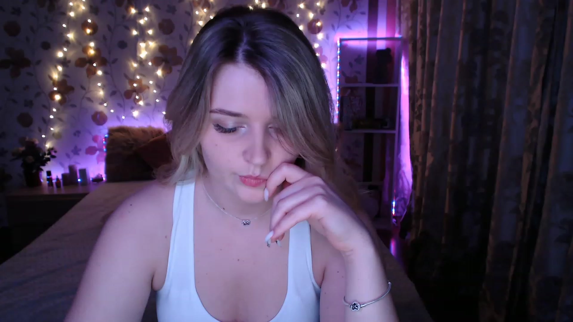 Gallery image thumbnail from Nice_Ass007's myfreecams stream on, 05/17/2023, 01:14 image 5 of 20