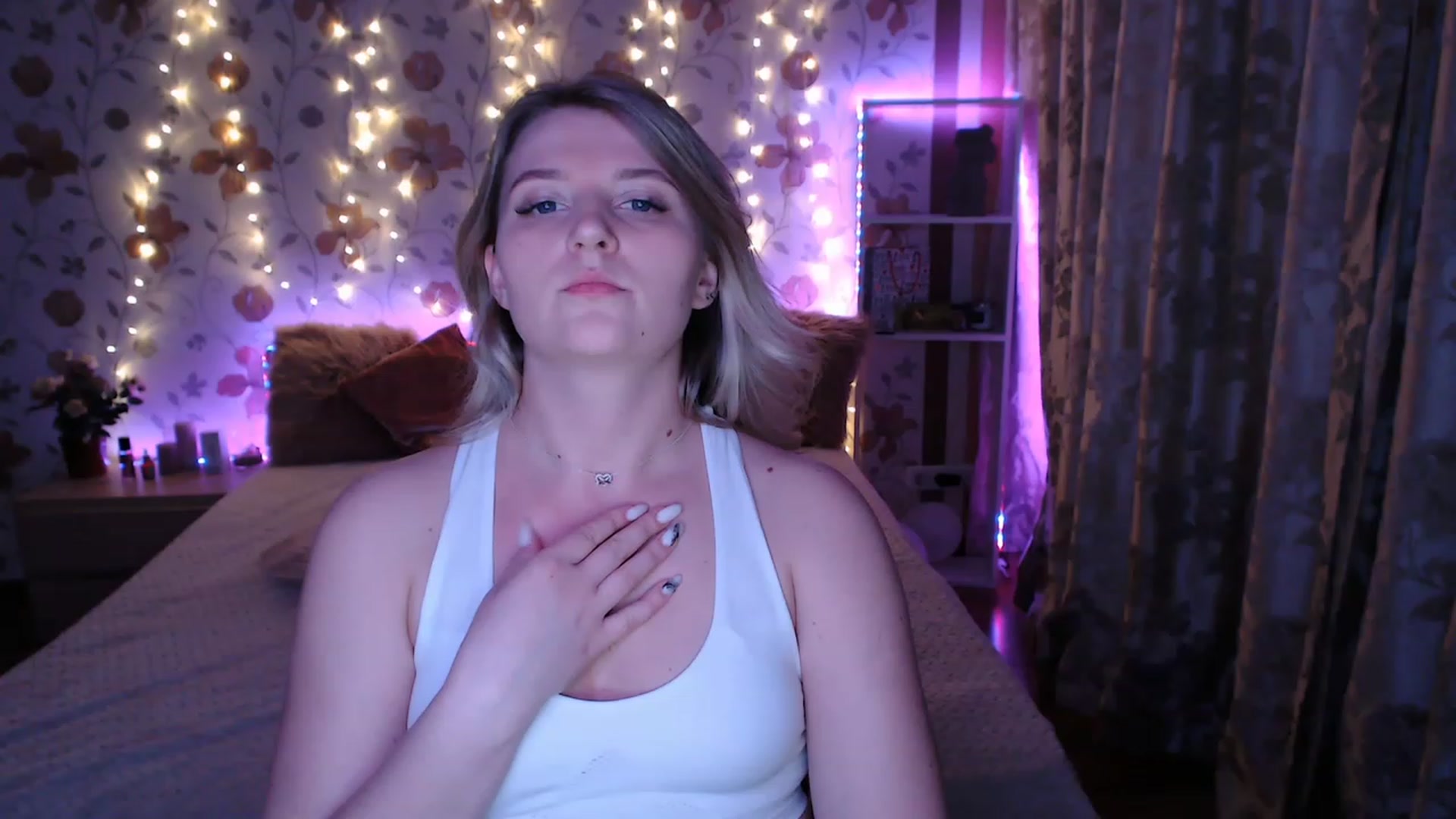 Gallery image thumbnail from Nice_Ass007's myfreecams stream on, 05/17/2023, 01:14 image 7 of 20