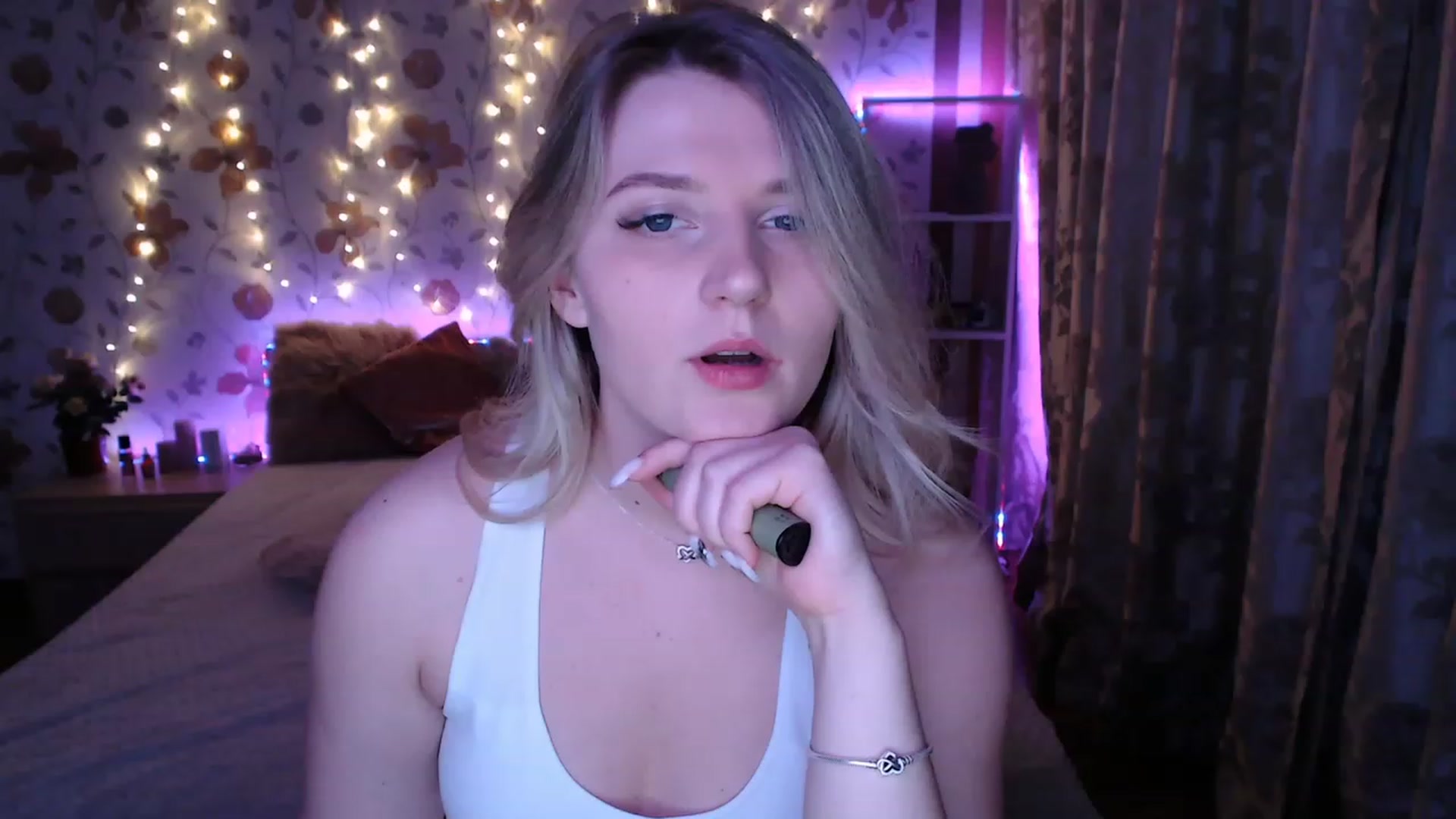 Gallery image thumbnail from Nice_Ass007's myfreecams stream on, 05/17/2023, 01:14 image 1 of 20