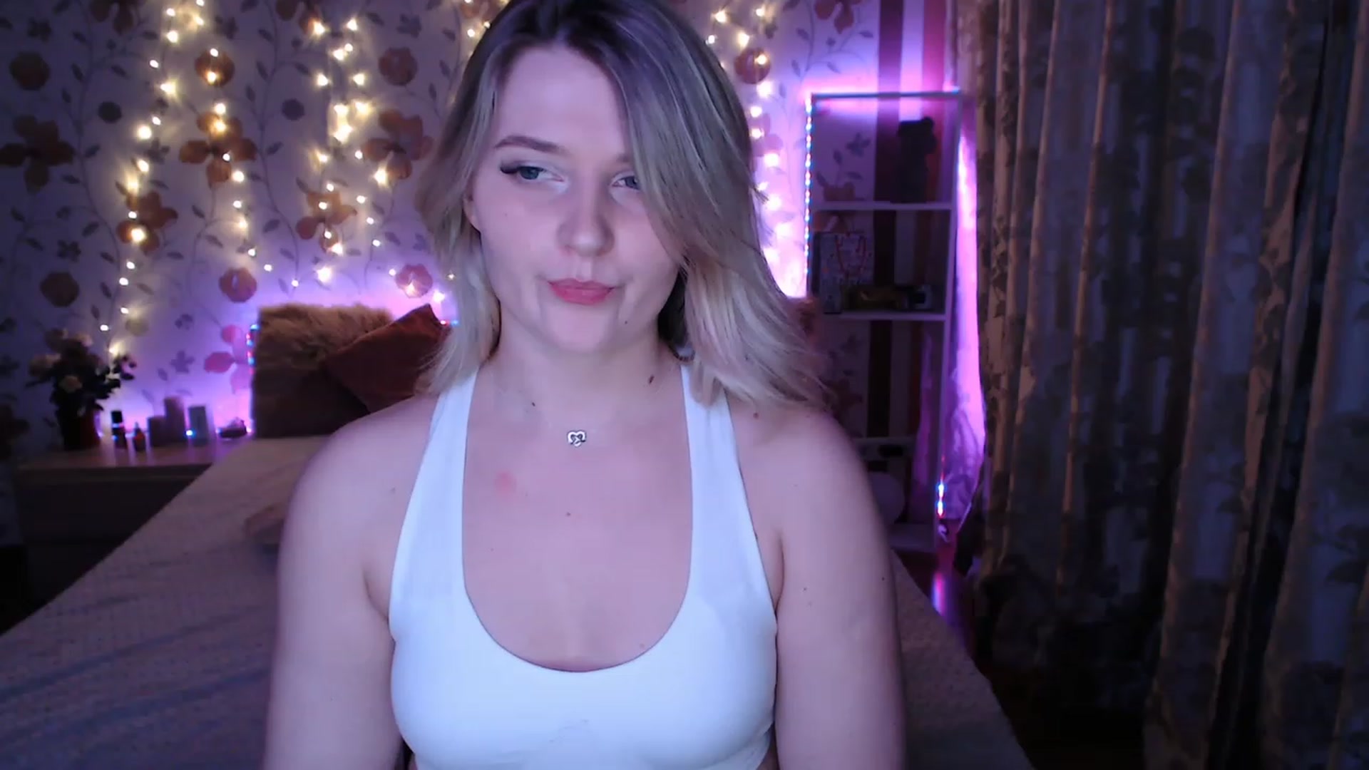 Gallery image thumbnail from Nice_Ass007's myfreecams stream on, 05/17/2023, 01:14 image 14 of 20
